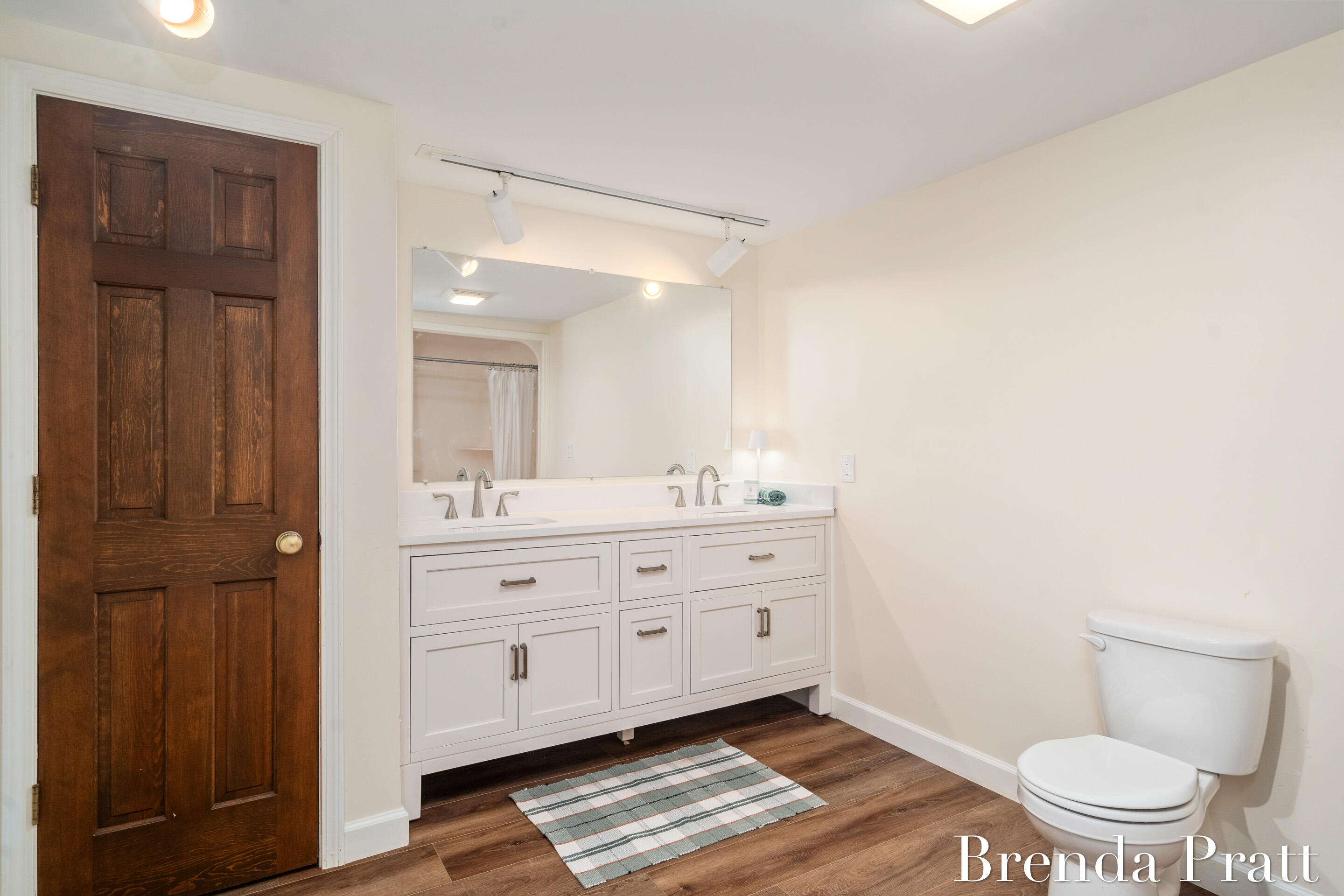 3510 Eastview Drive NE