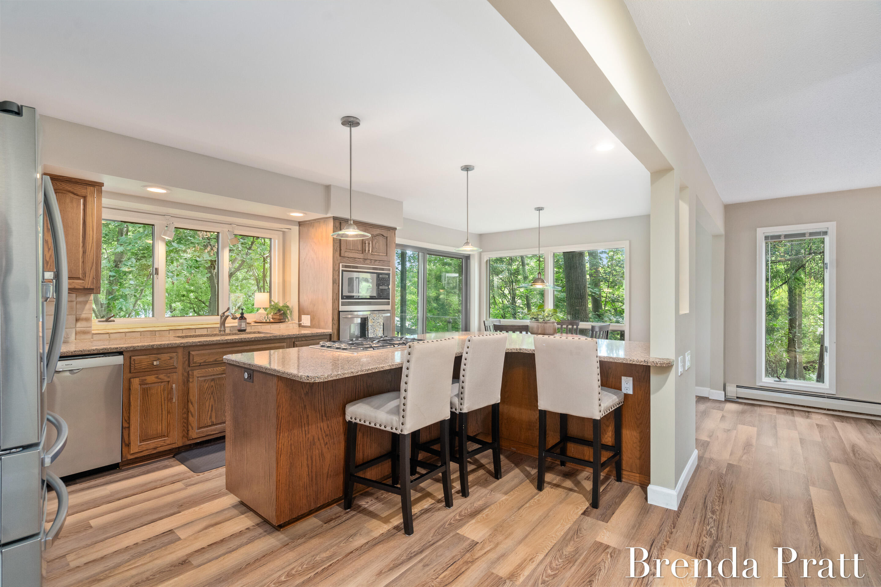 3510 Eastview Drive NE