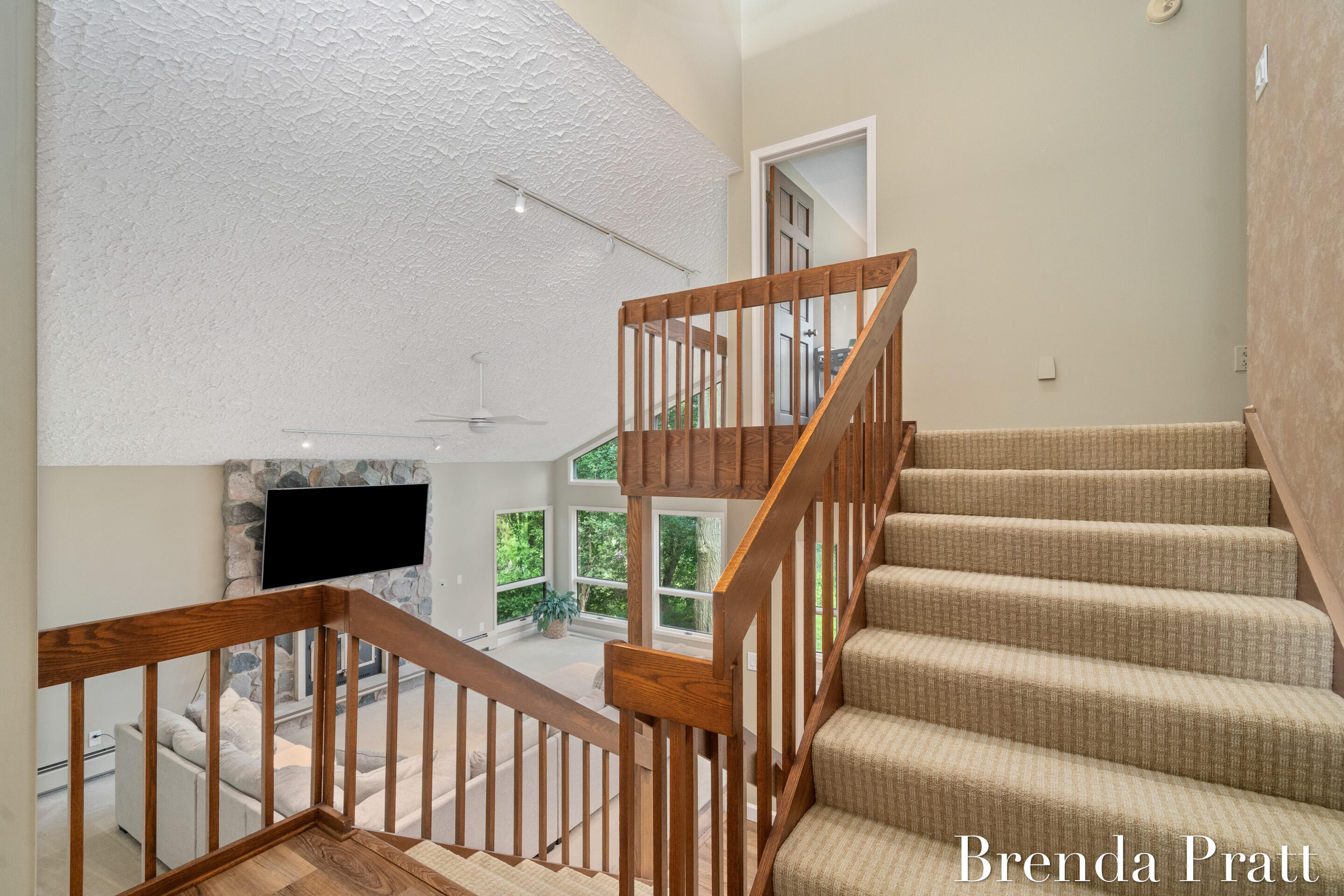 3510 Eastview Drive NE