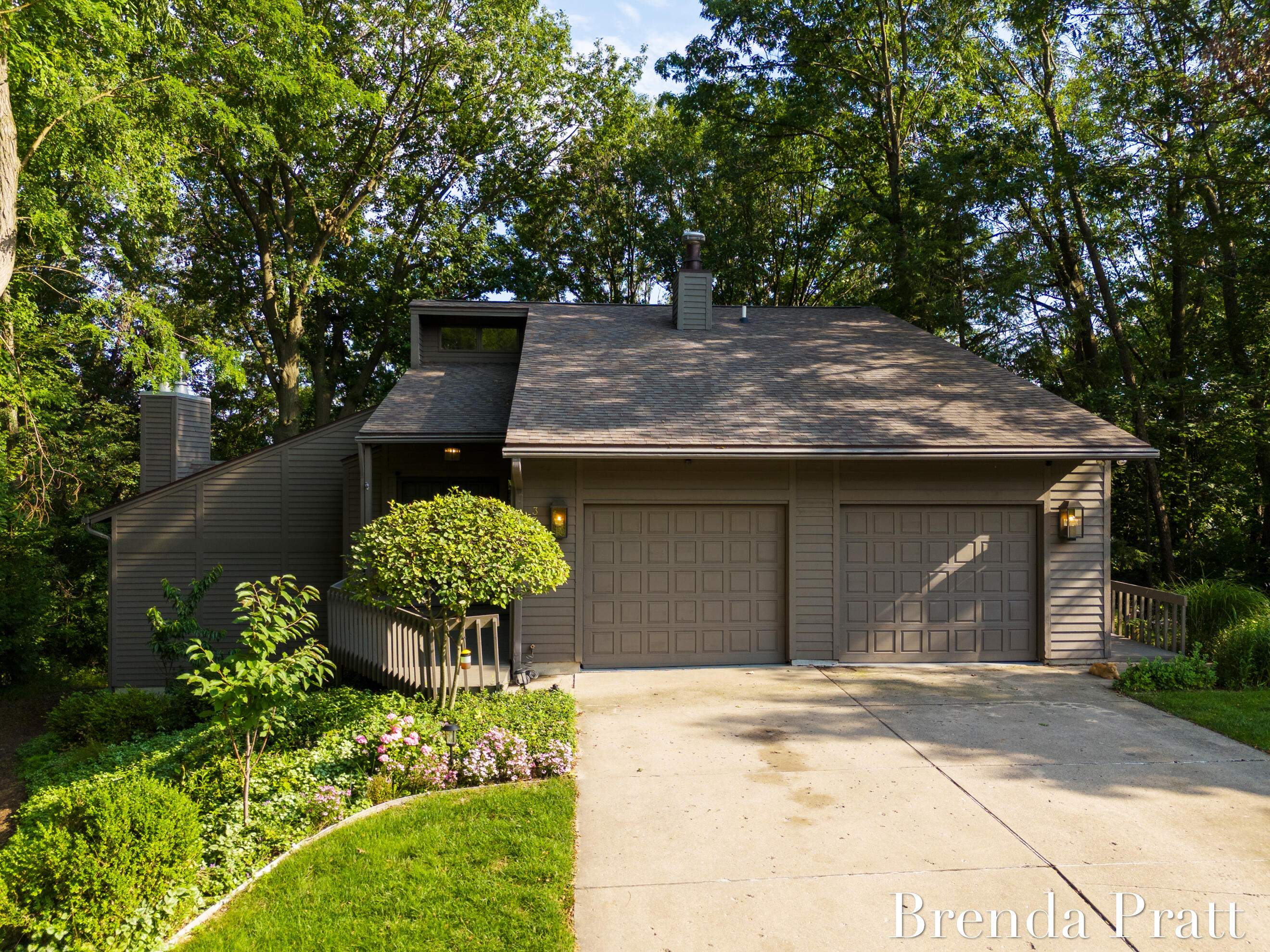 3510 Eastview Drive NE