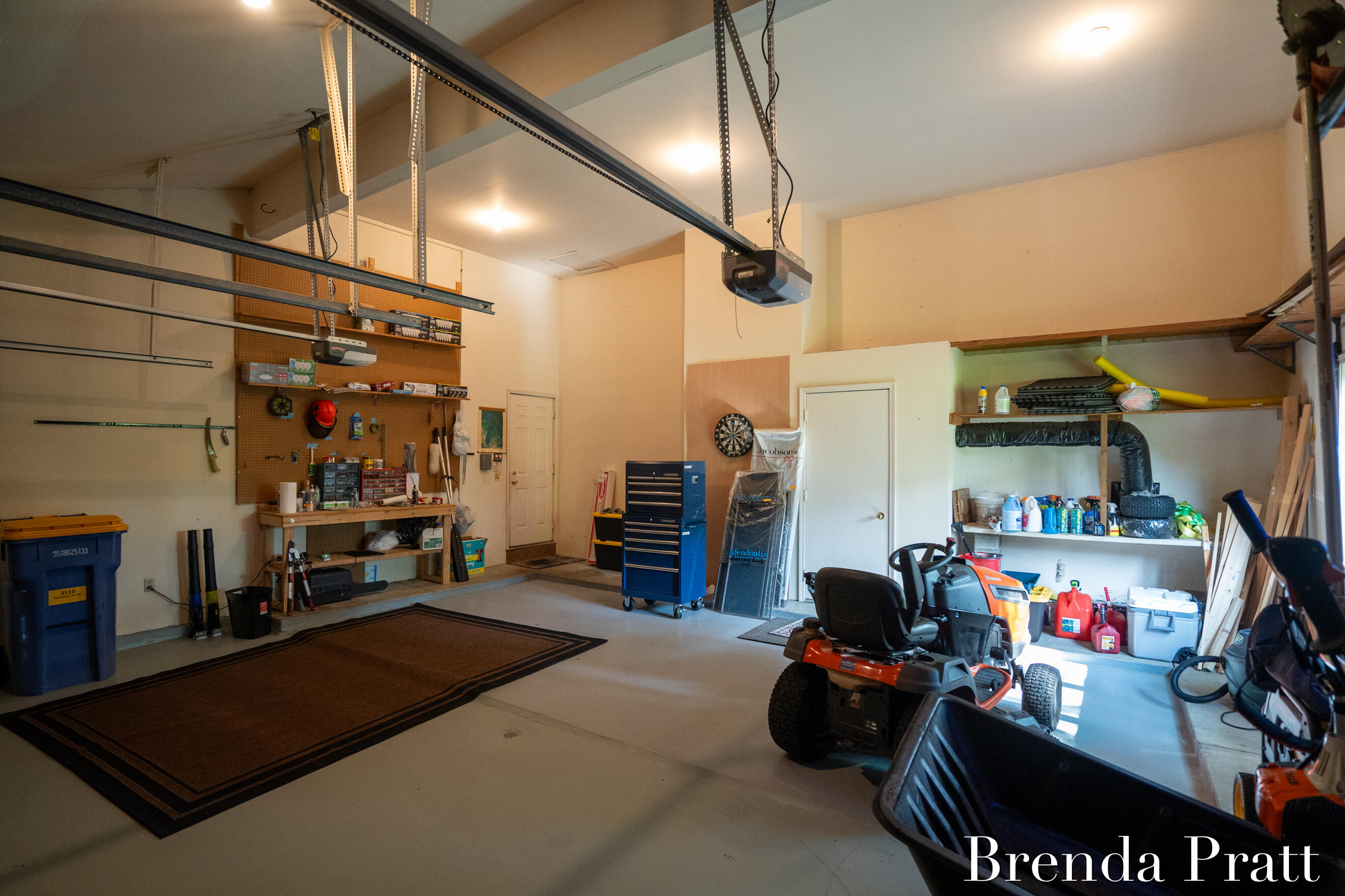 3510 Eastview Drive NE