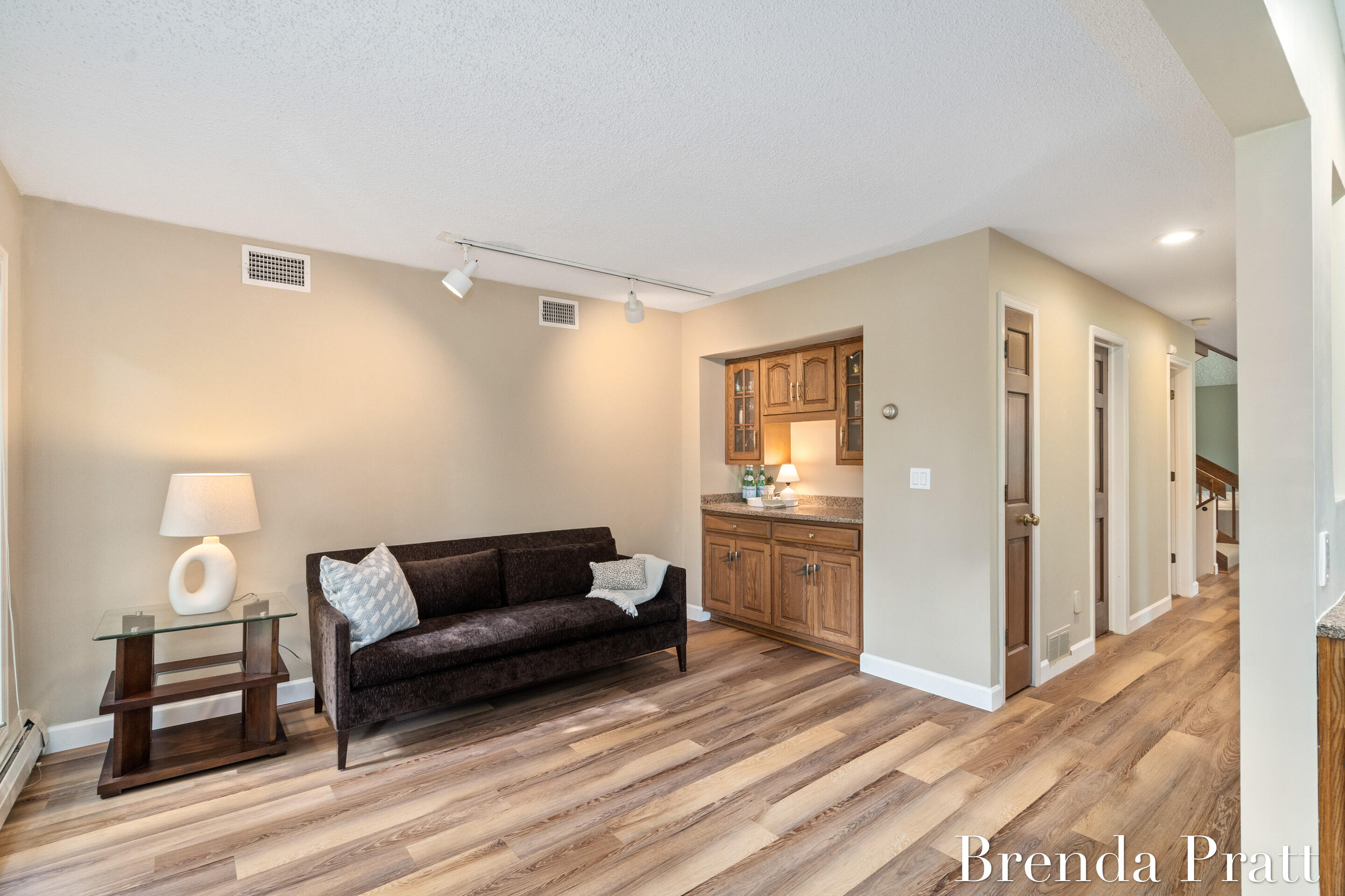 3510 Eastview Drive NE