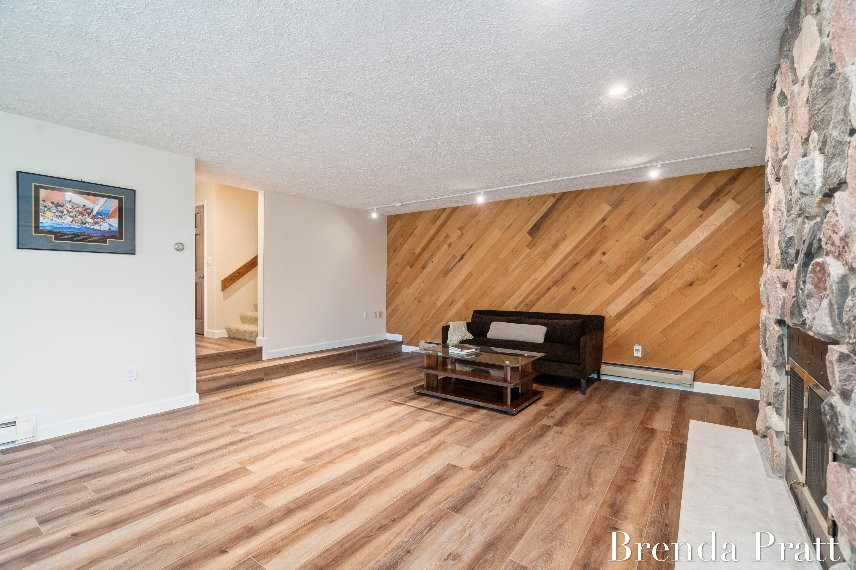 3510 Eastview Drive NE