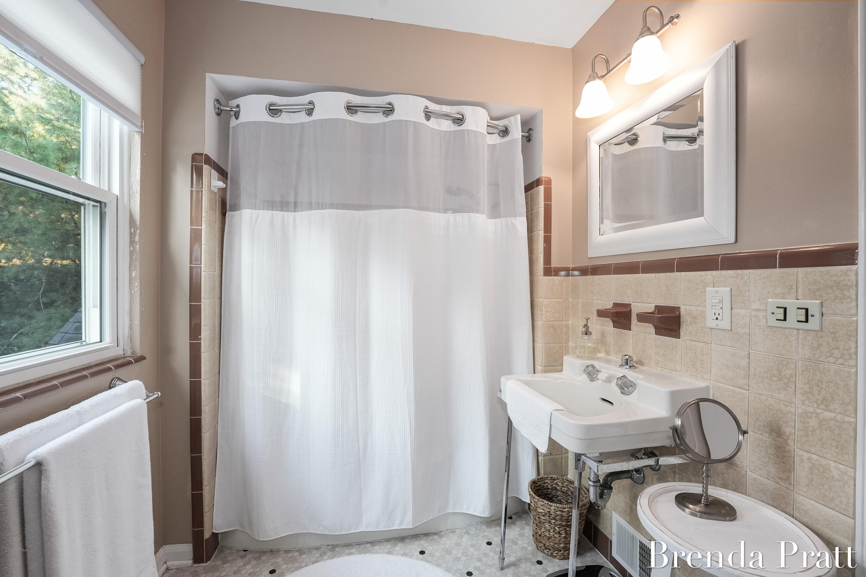 2926 Oakwood Drive SE