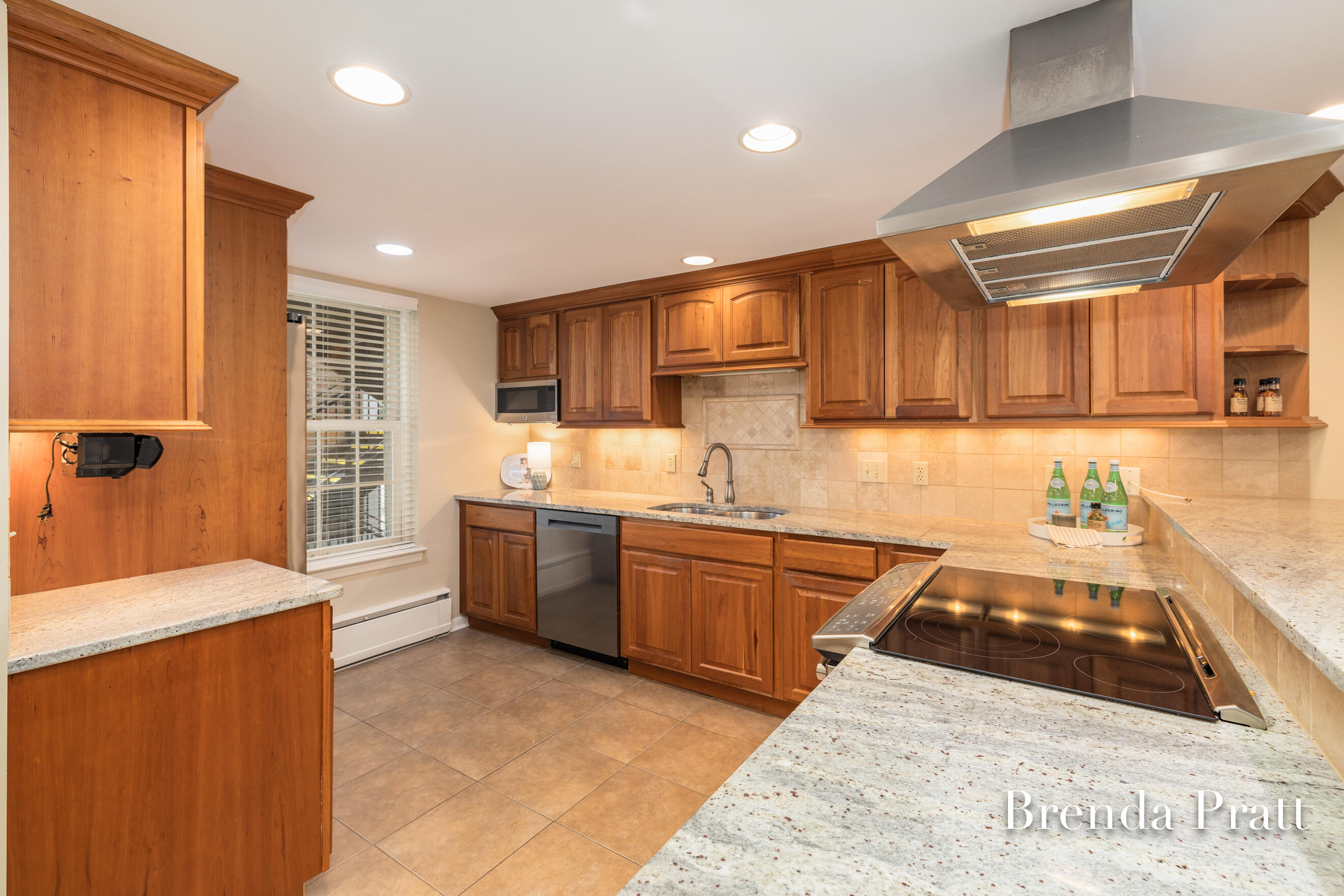 2311 Wealthy Street SE 7