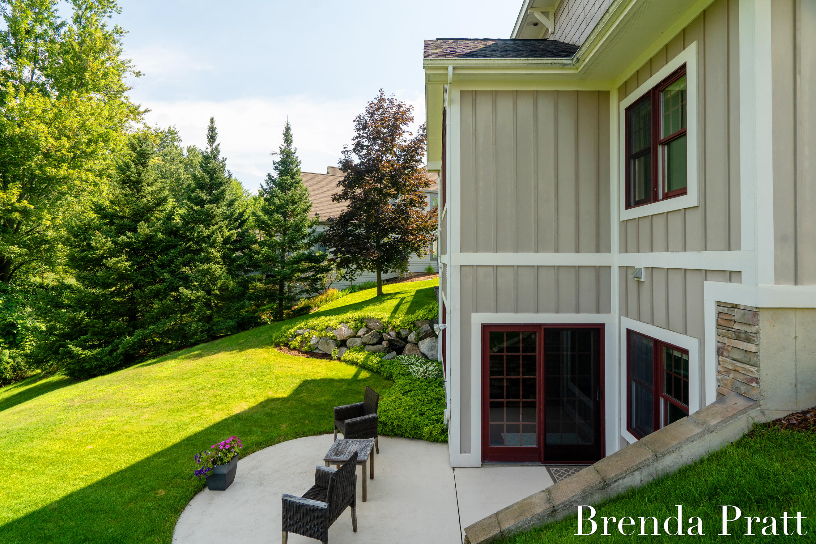 4301 Saddleback Court NE