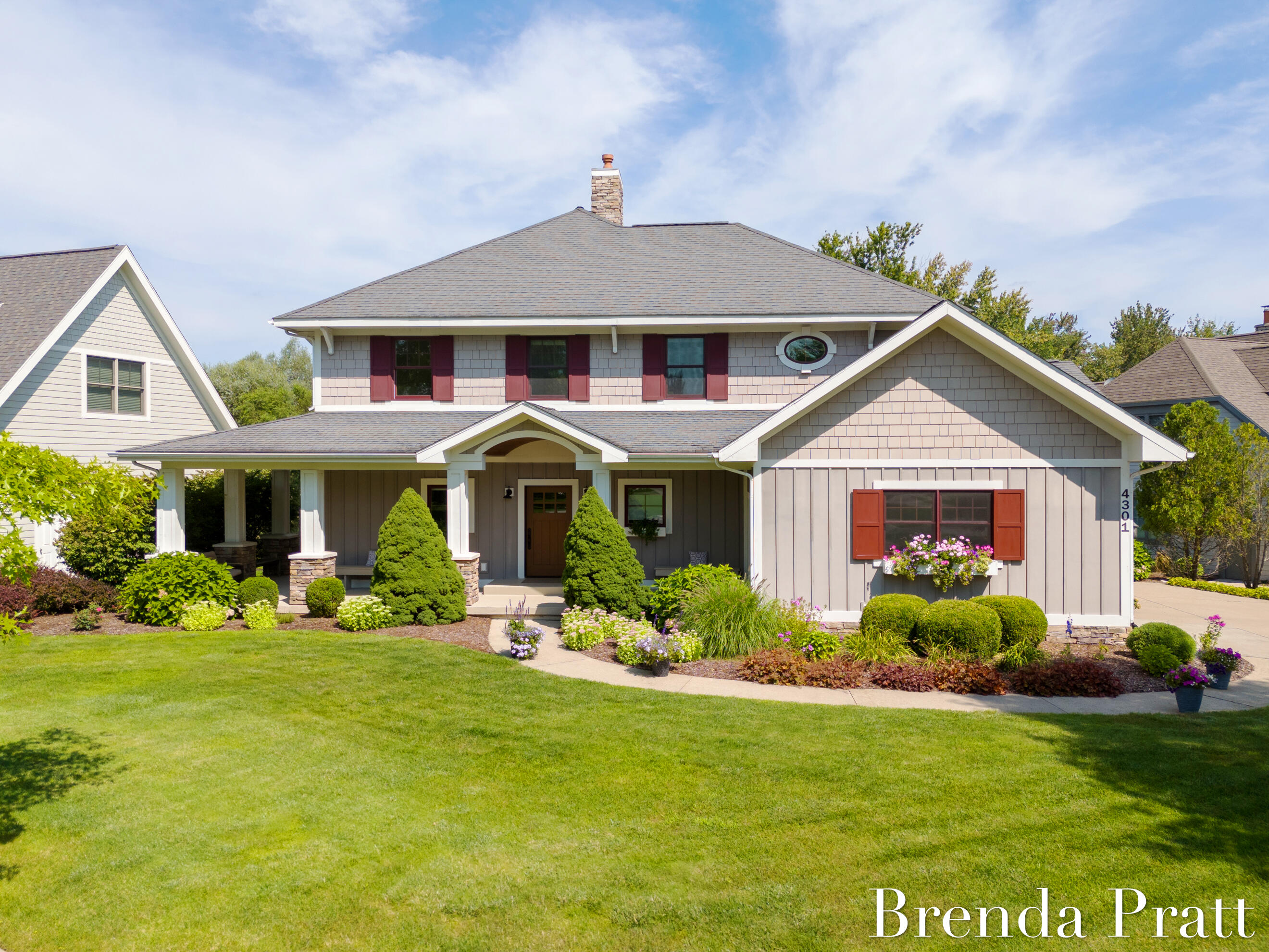 4301 Saddleback Court NE