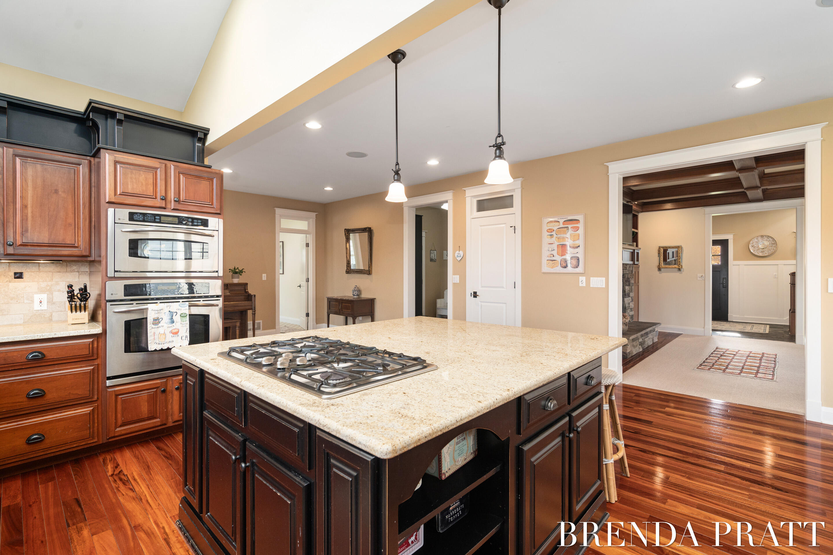 4301 Saddleback Court NE