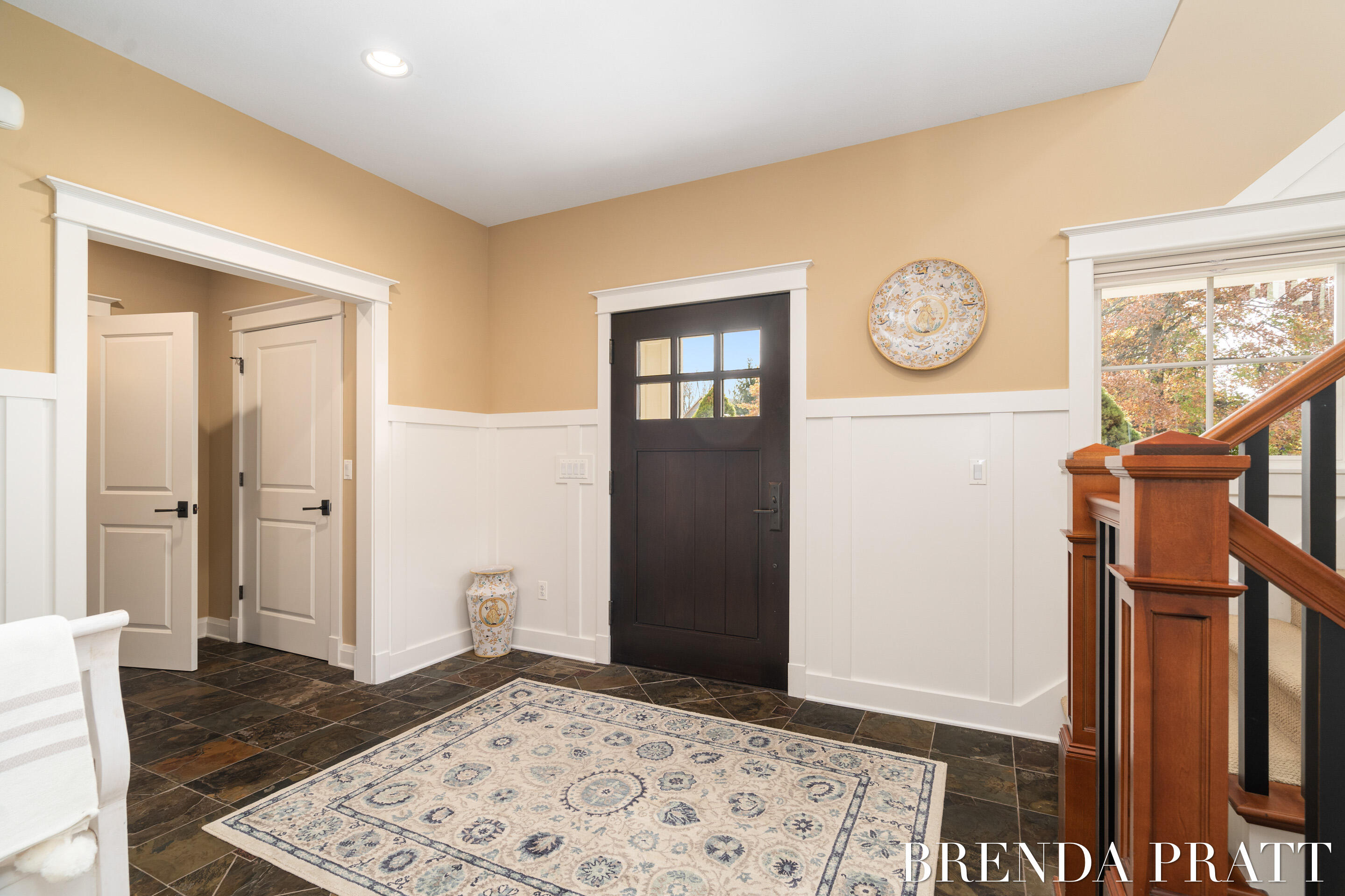 4301 Saddleback Court NE