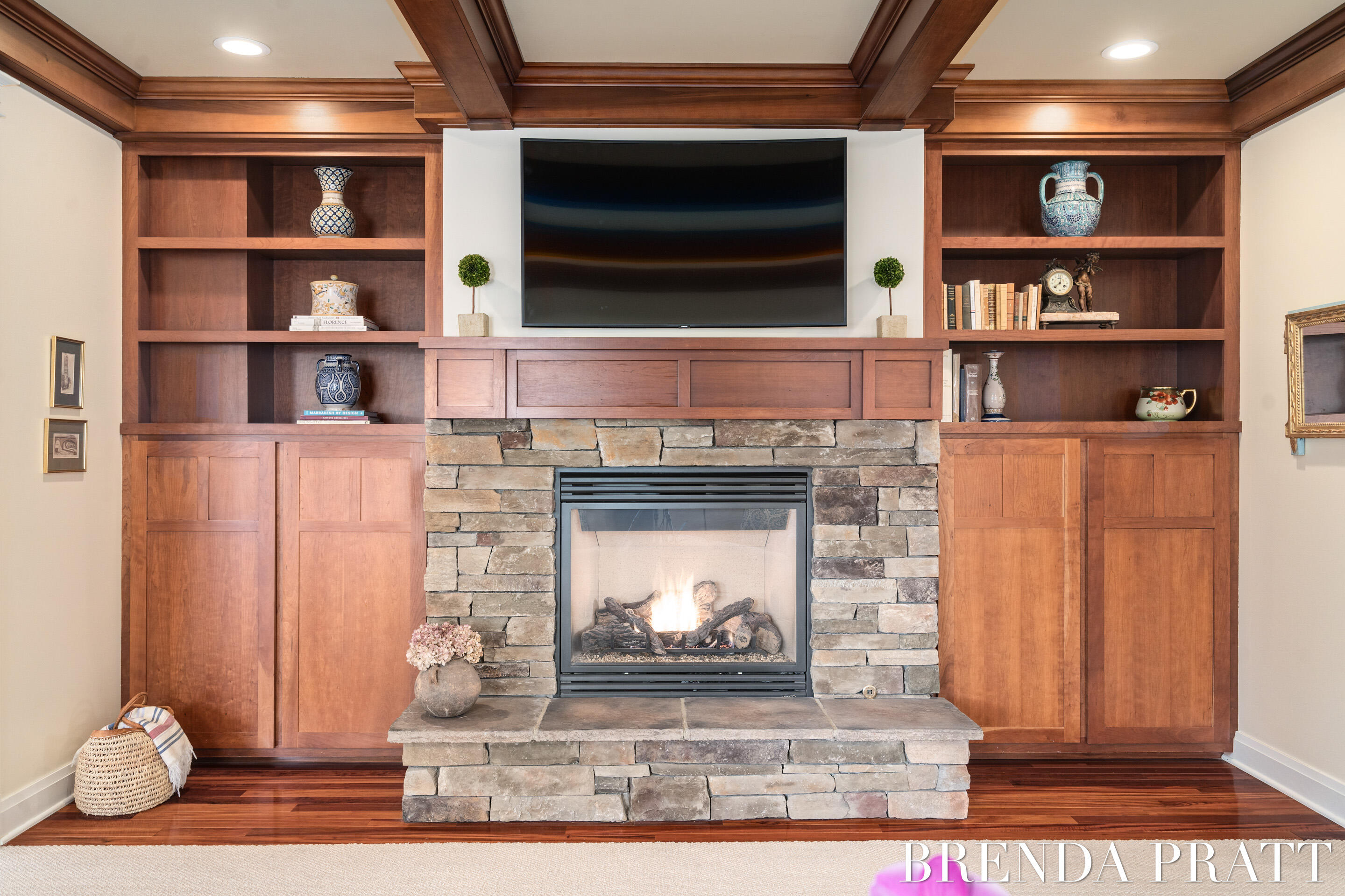 4301 Saddleback Court NE