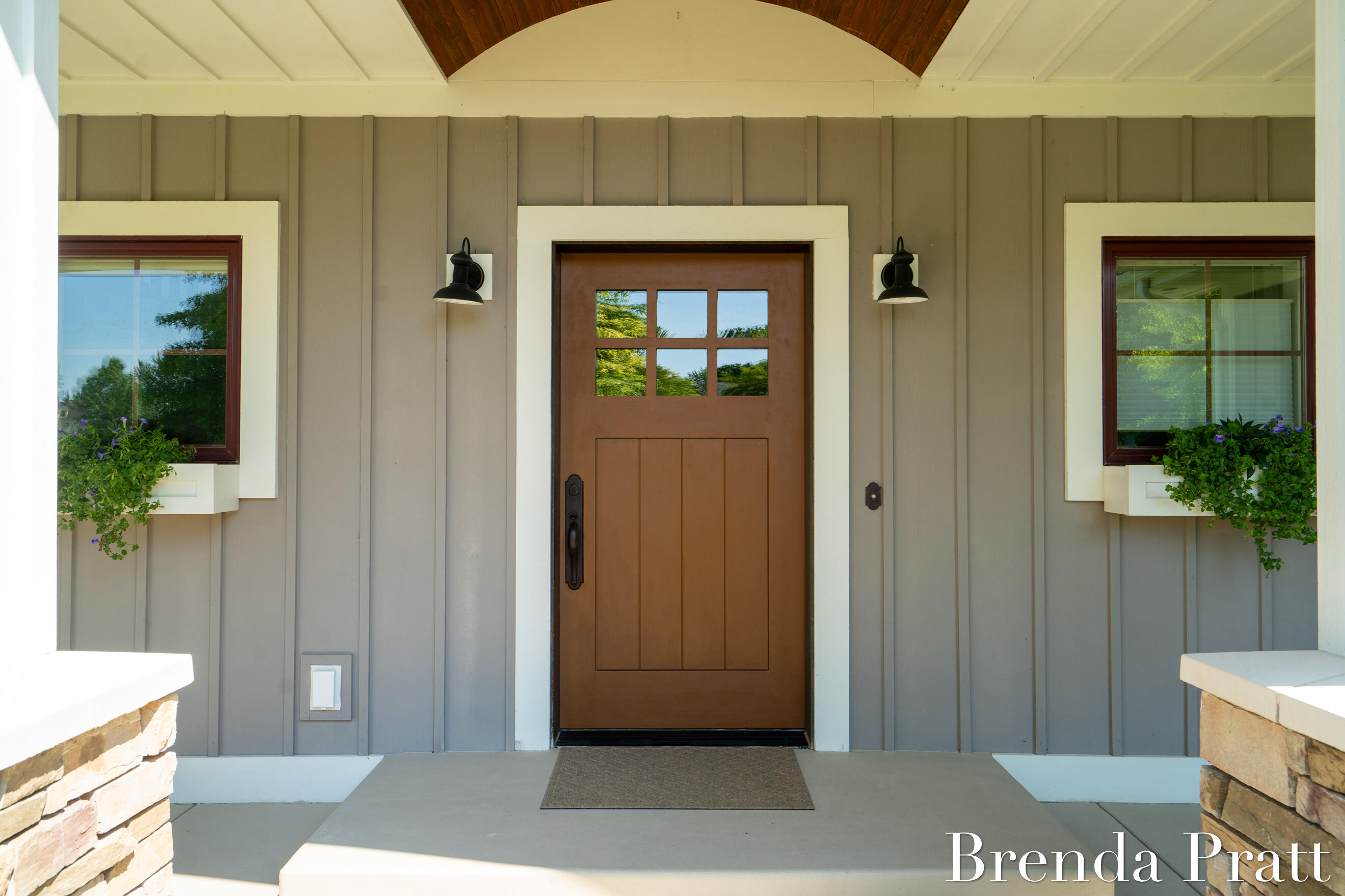 4301 Saddleback Court NE