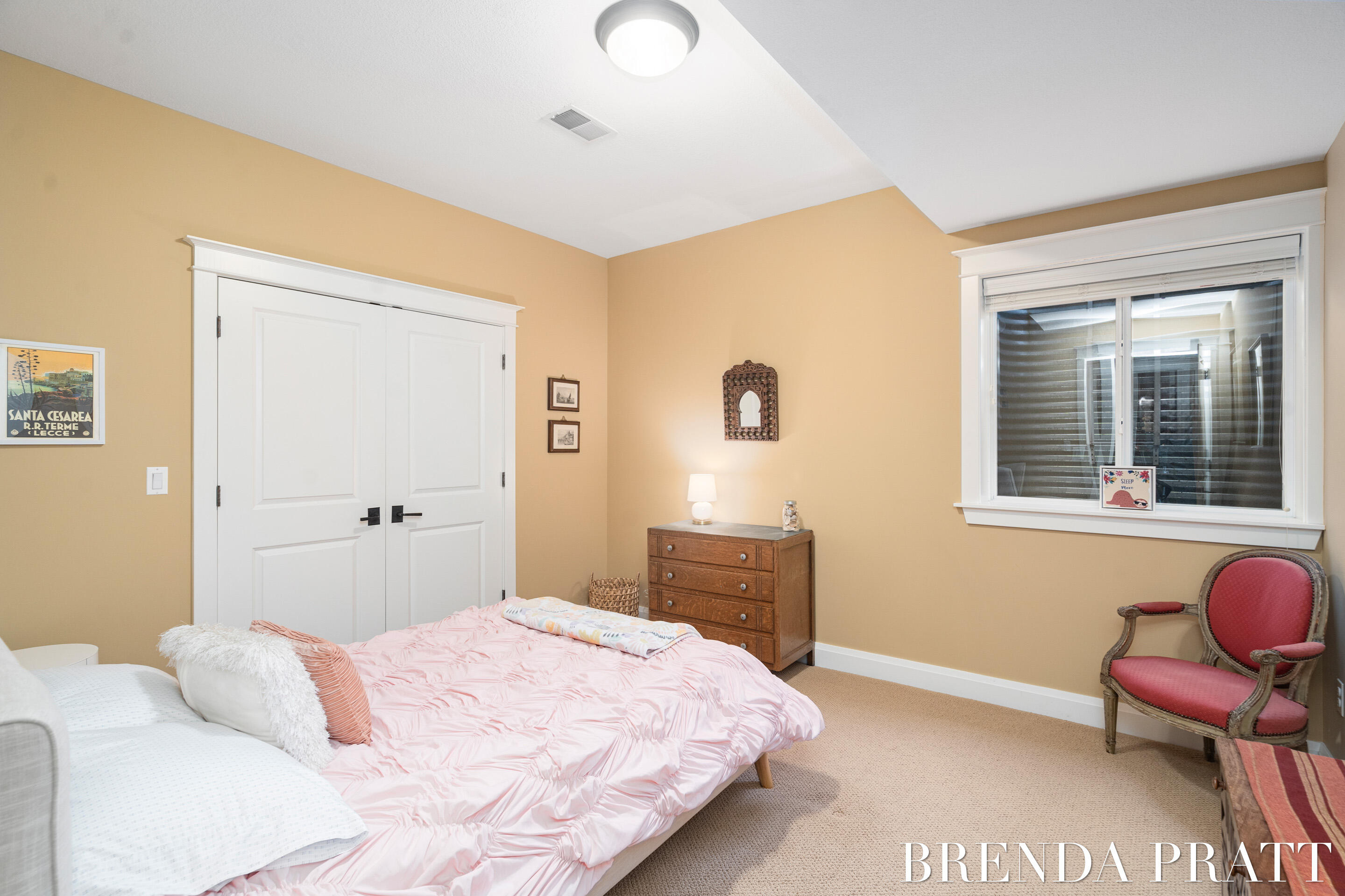 4301 Saddleback Court NE