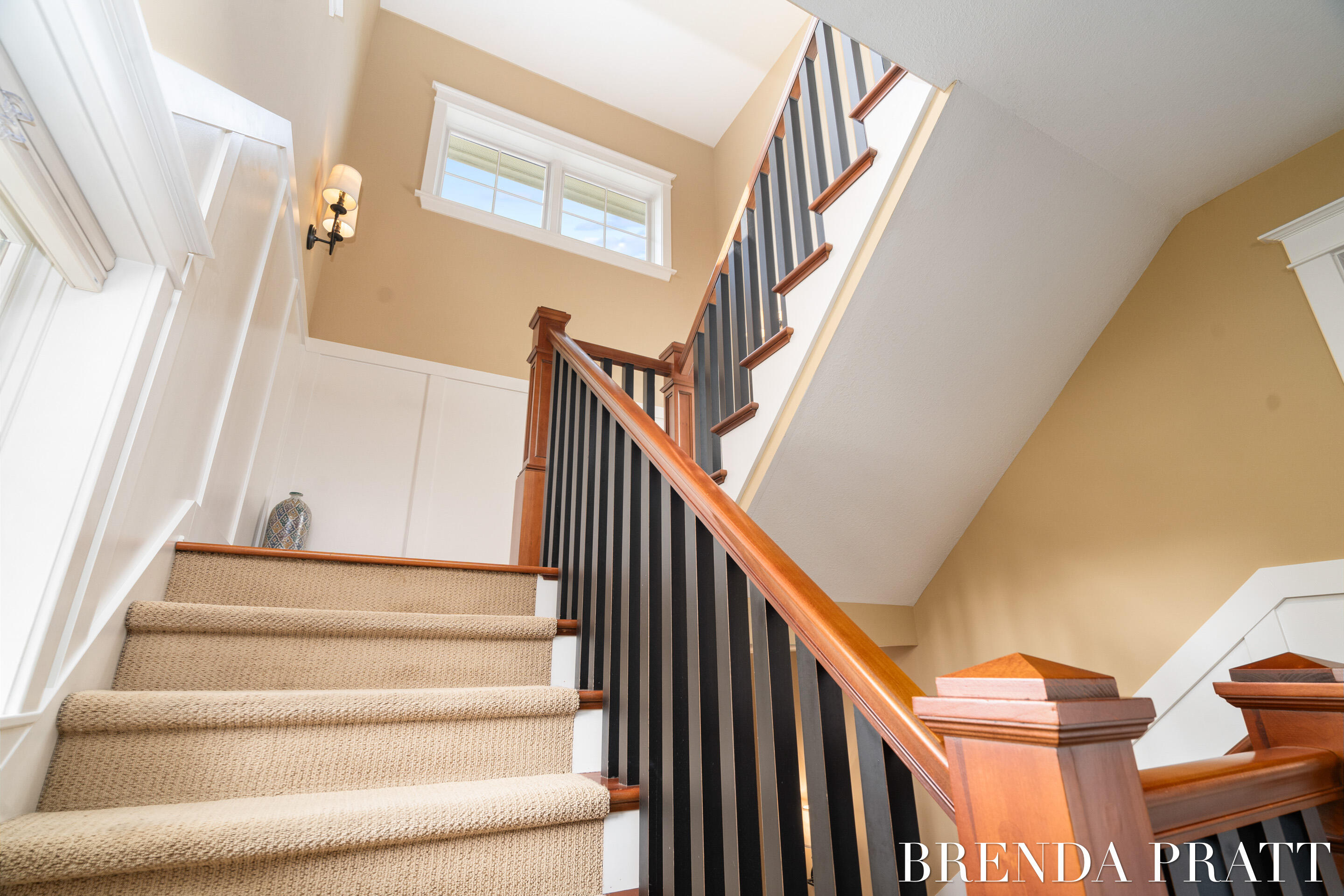 4301 Saddleback Court NE