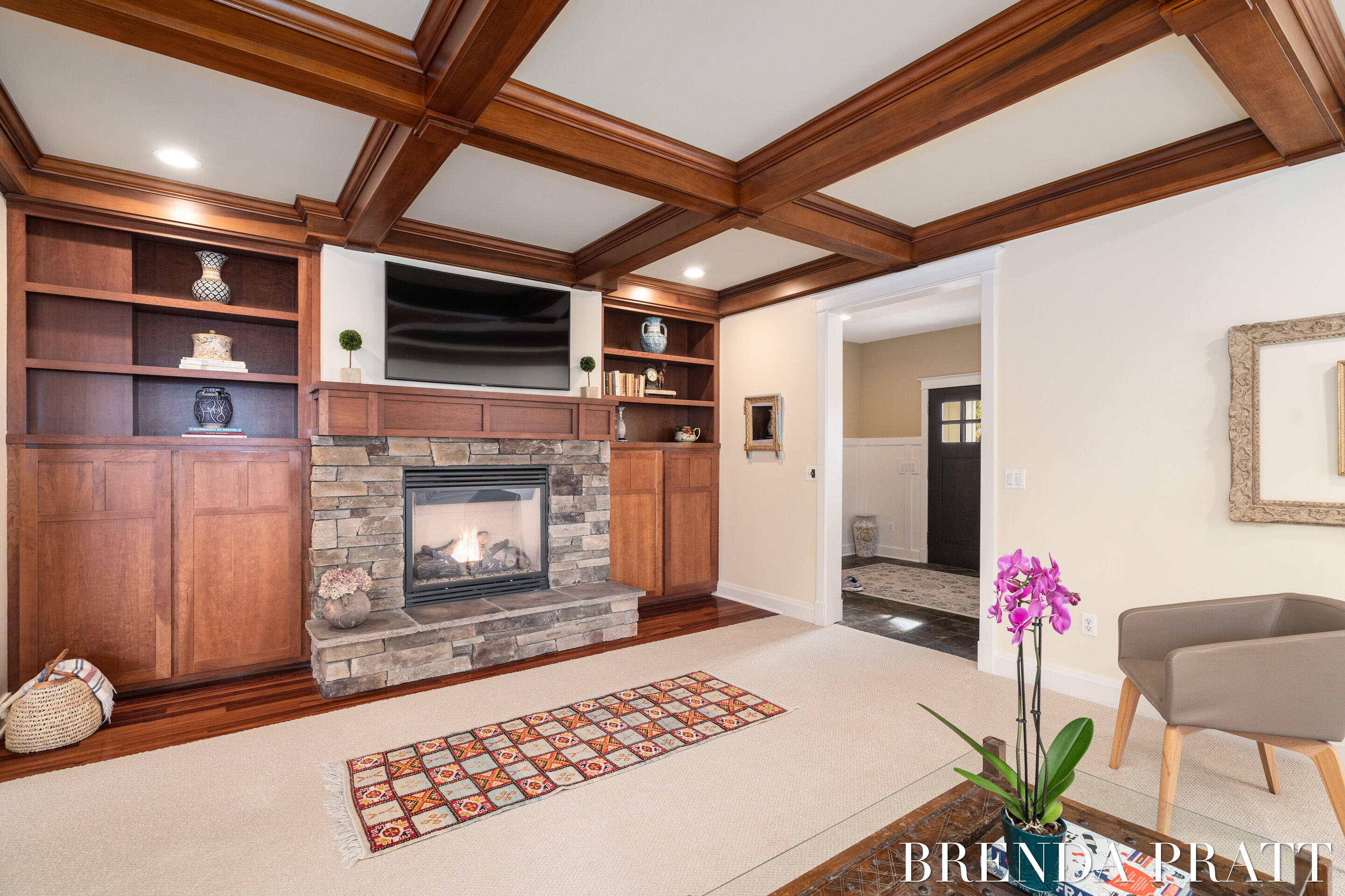 4301 Saddleback Court NE