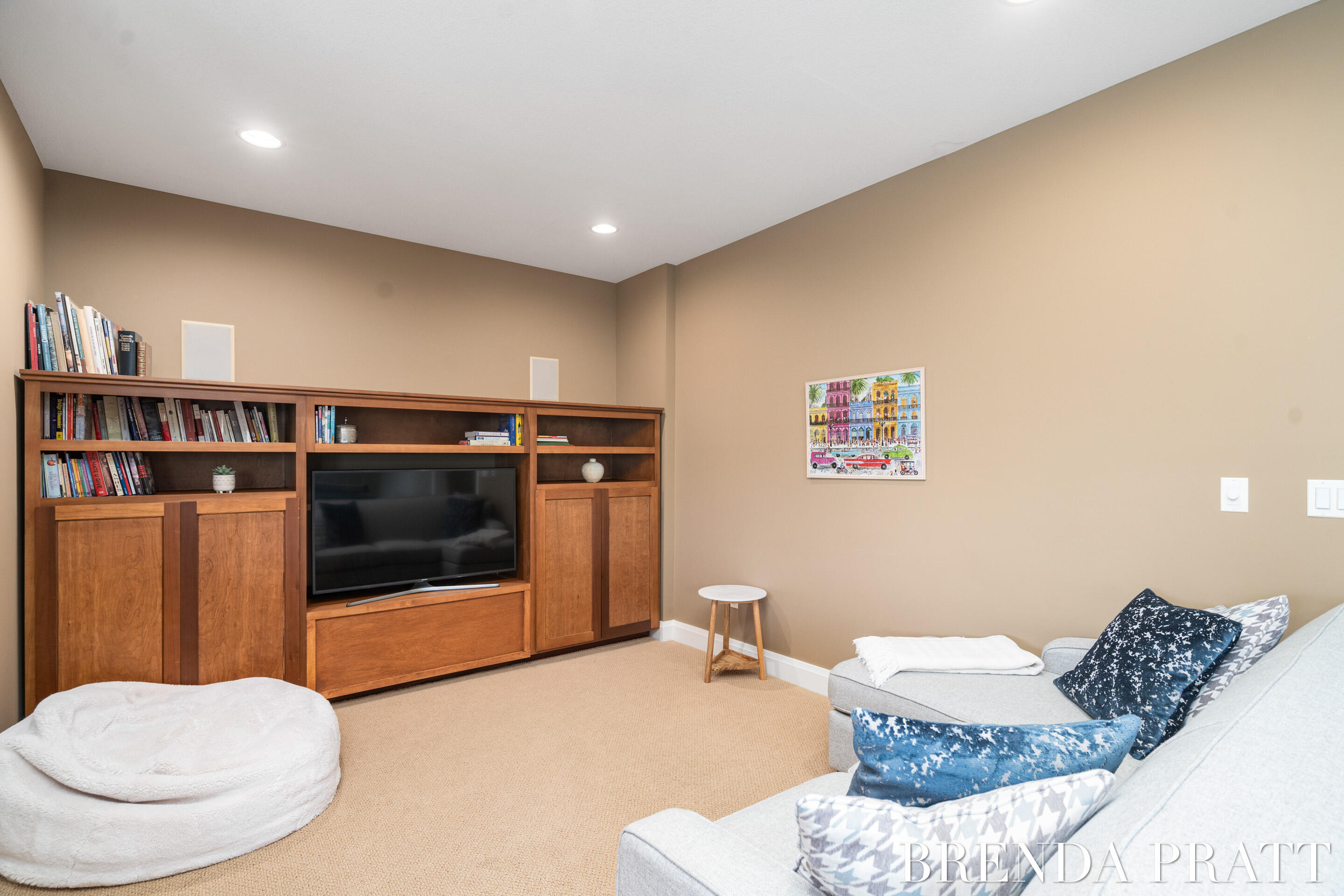 4301 Saddleback Court NE