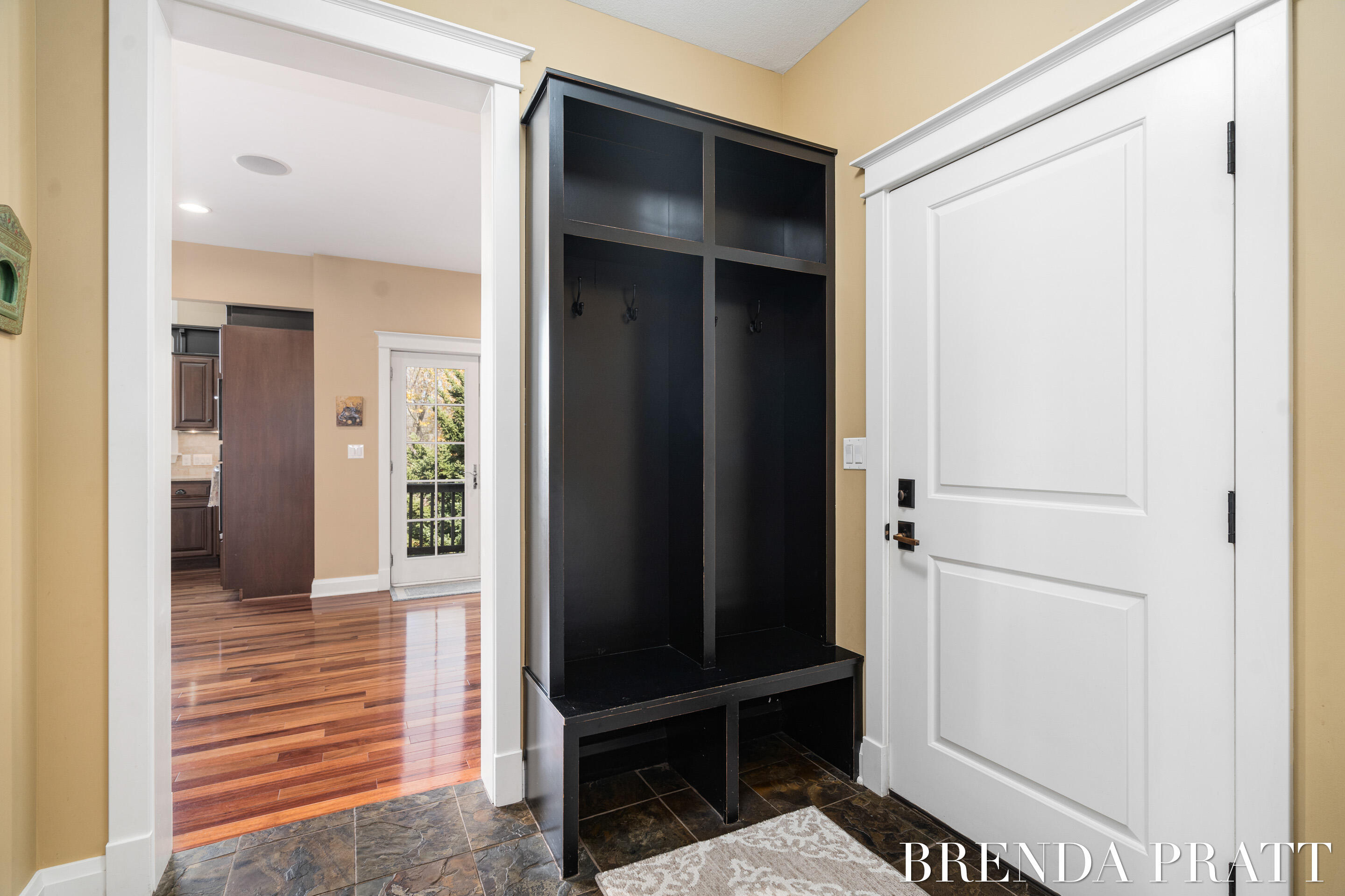 4301 Saddleback Court NE