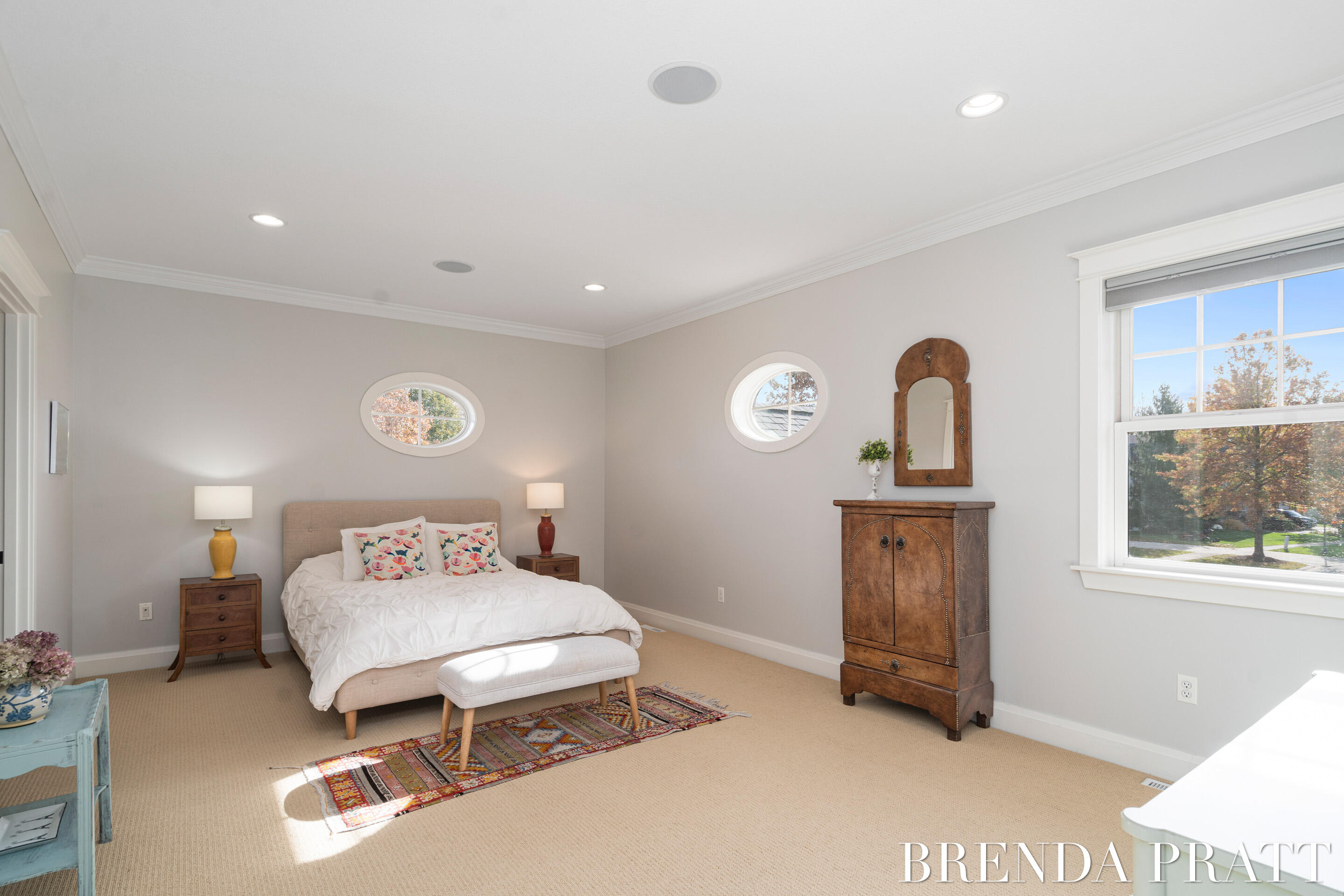 4301 Saddleback Court NE