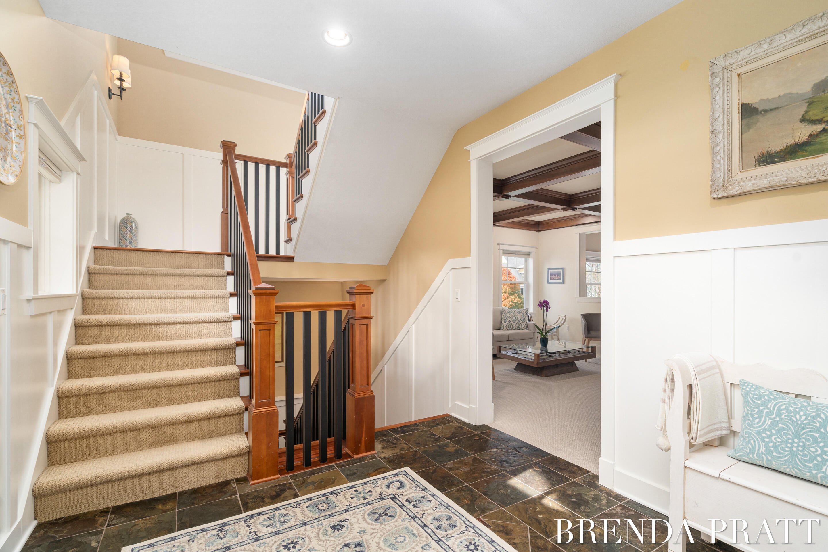 4301 Saddleback Court NE