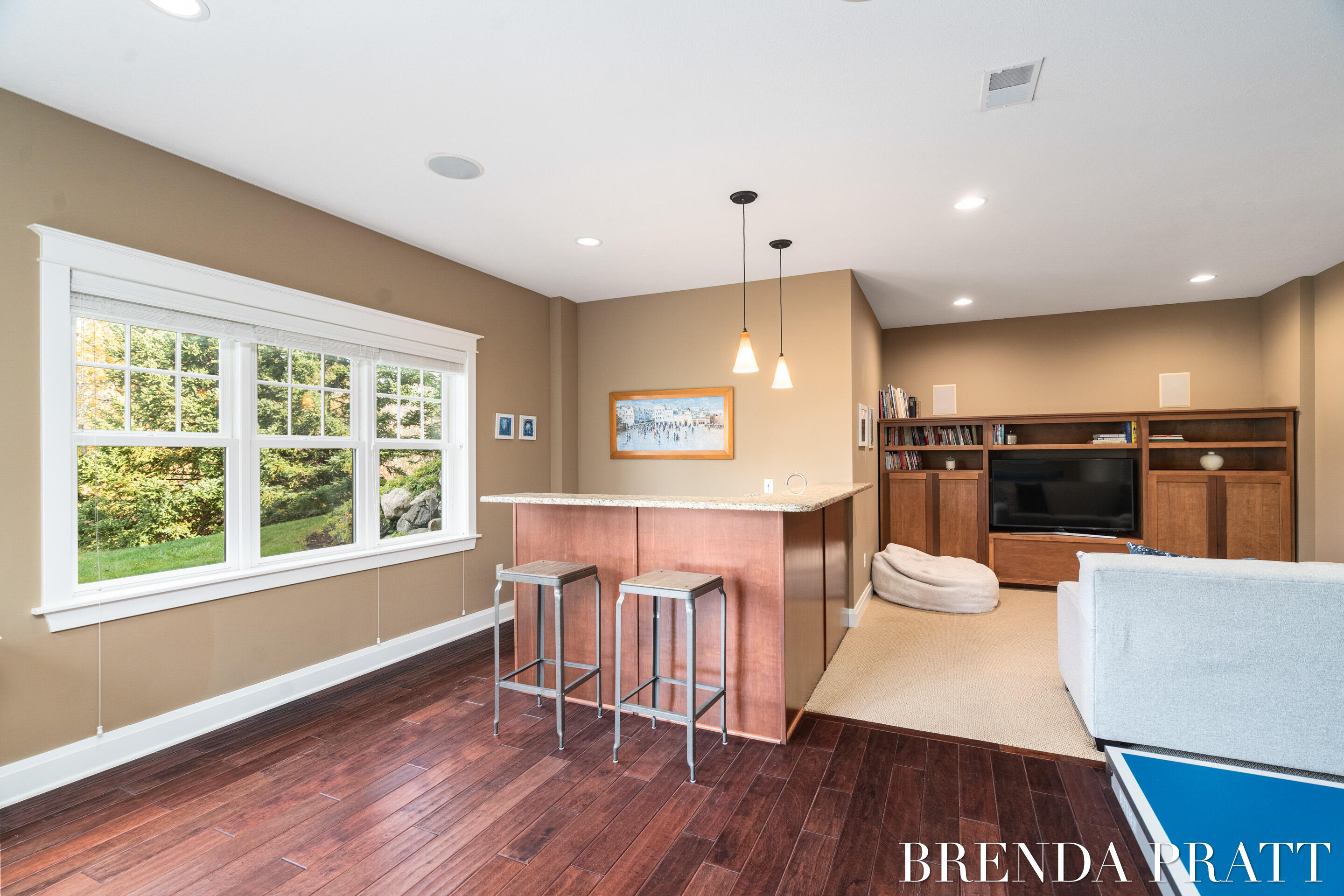 4301 Saddleback Court NE