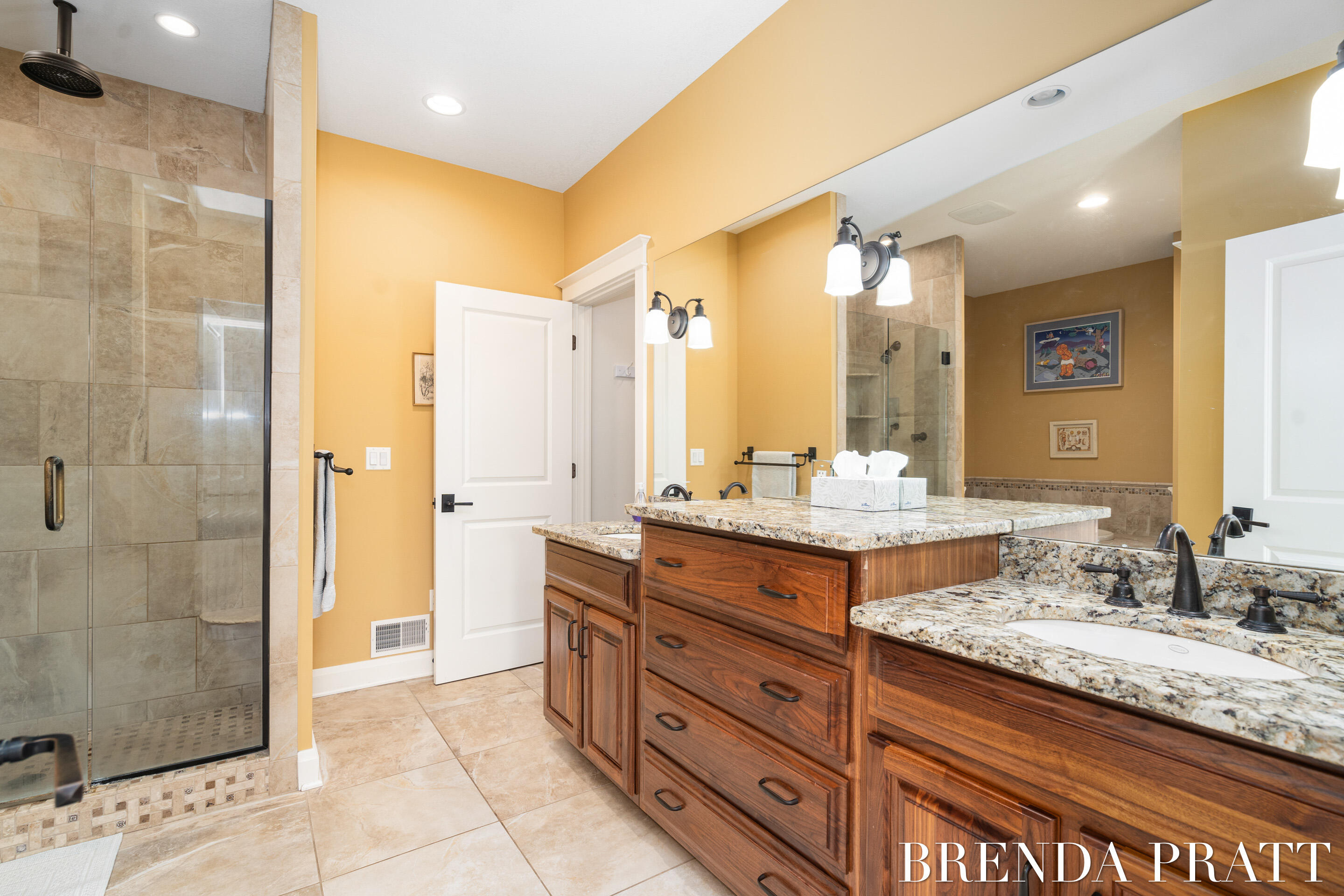 4301 Saddleback Court NE