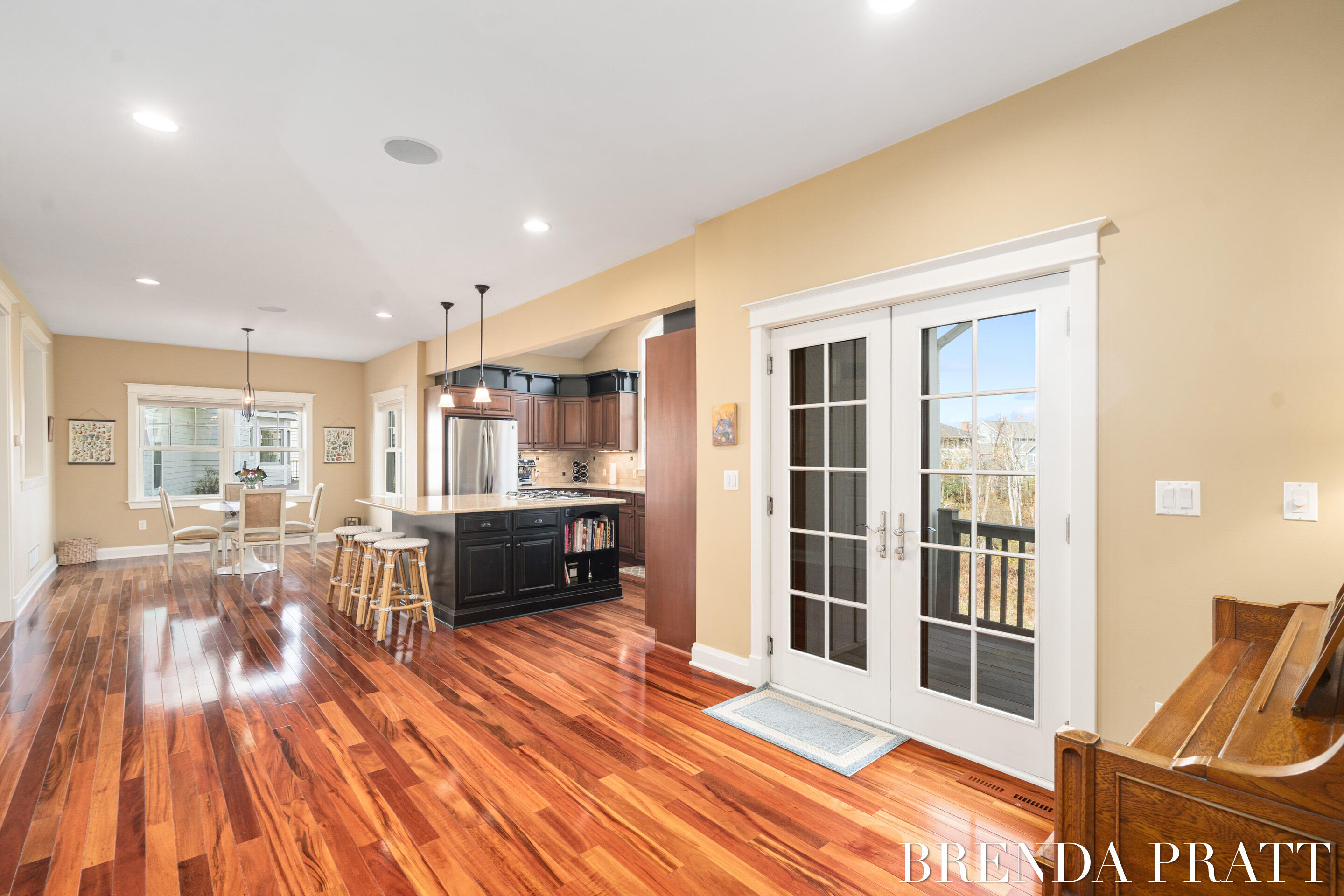 4301 Saddleback Court NE