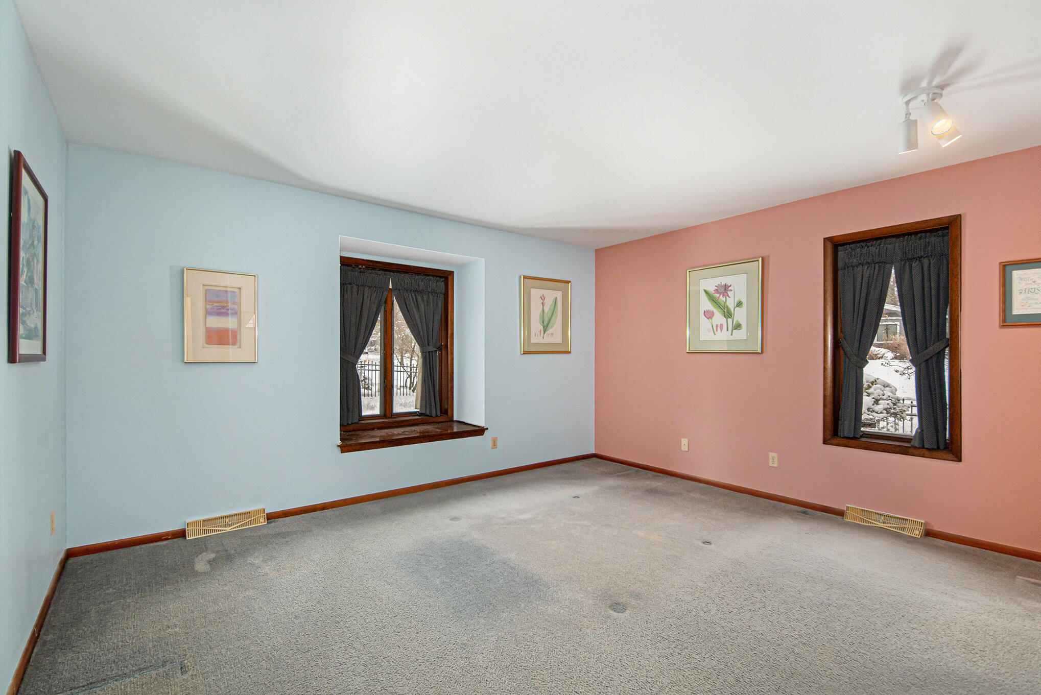 39 Worcester Drive NE