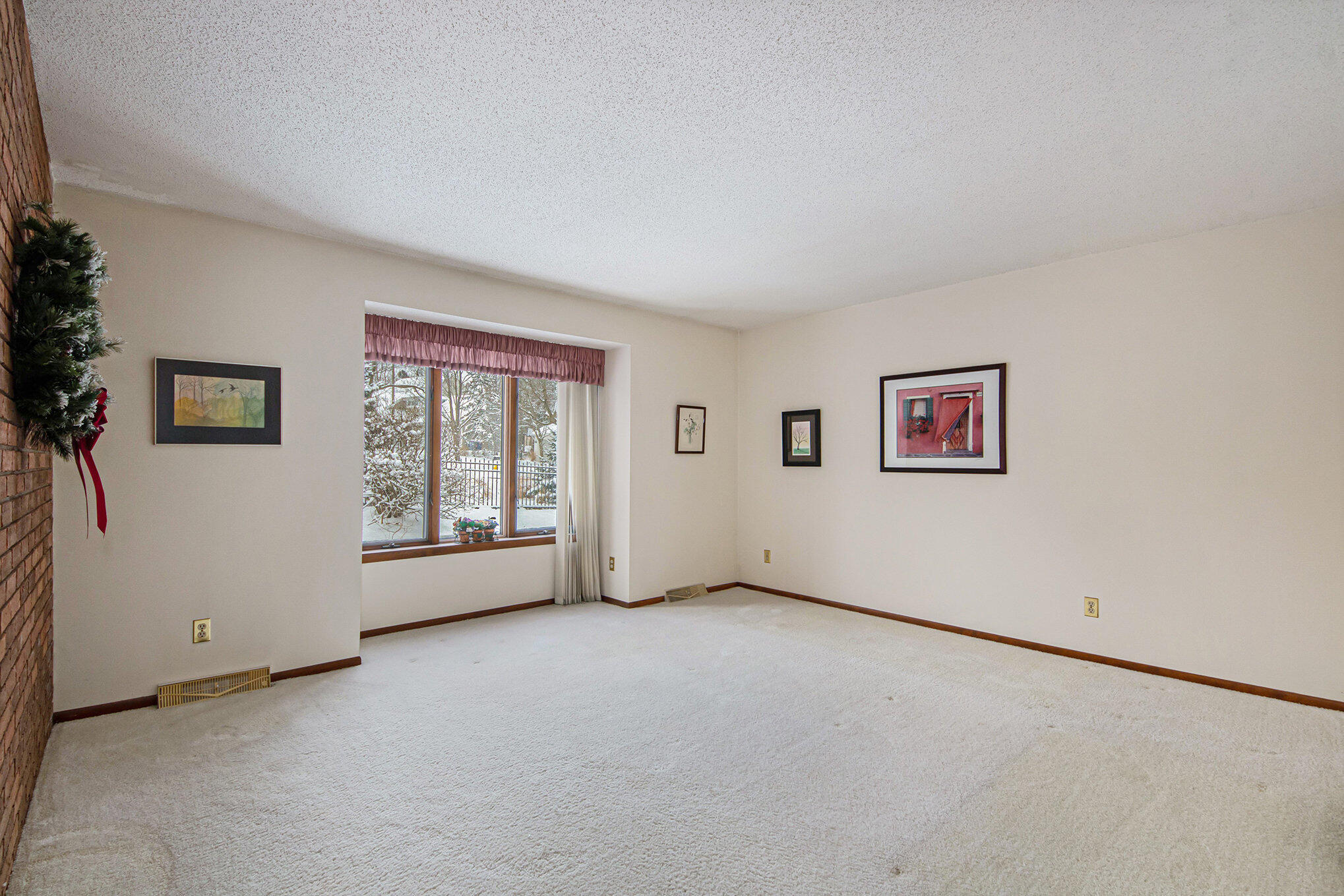 39 Worcester Drive NE