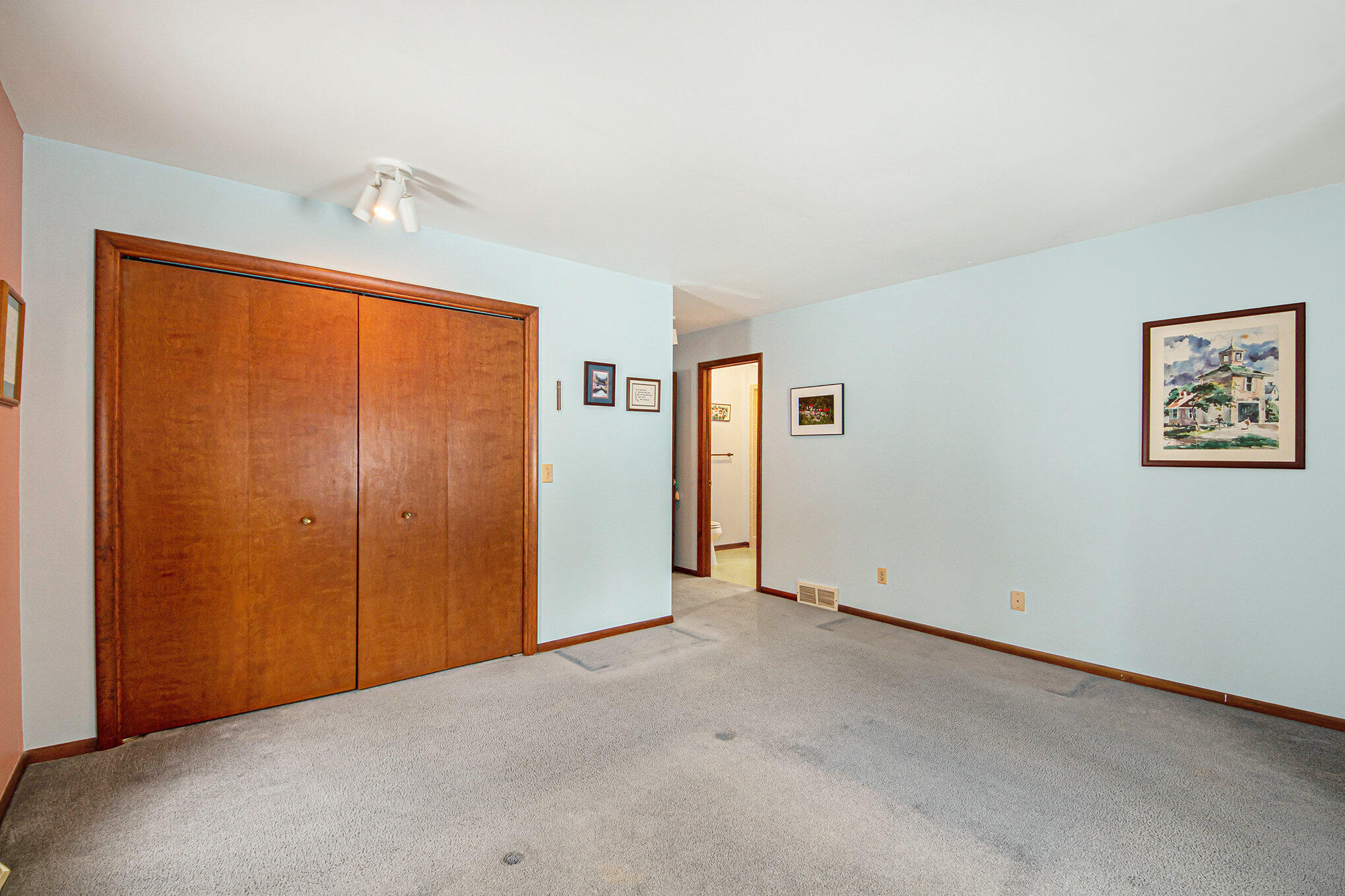 39 Worcester Drive NE