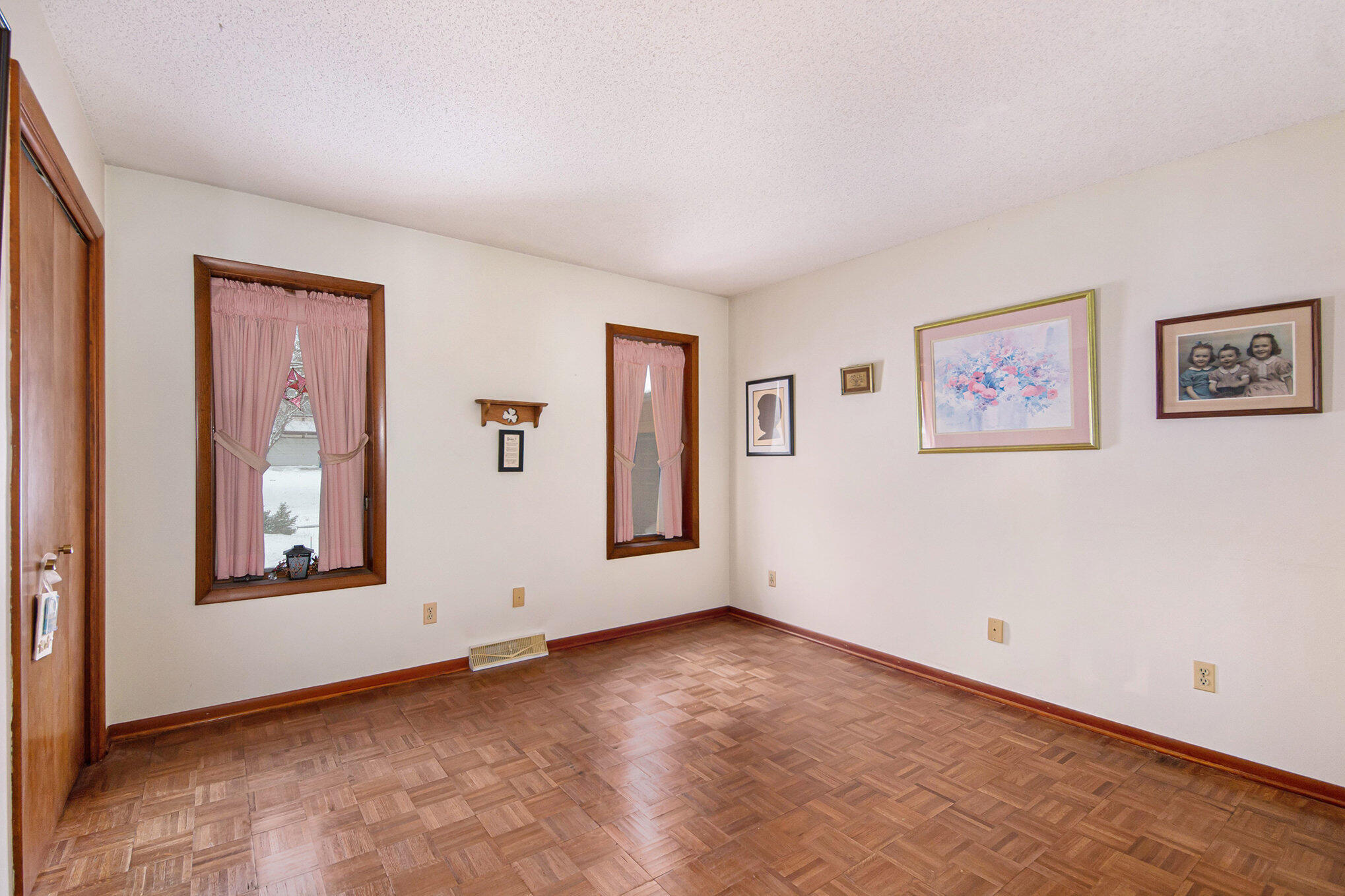 39 Worcester Drive NE