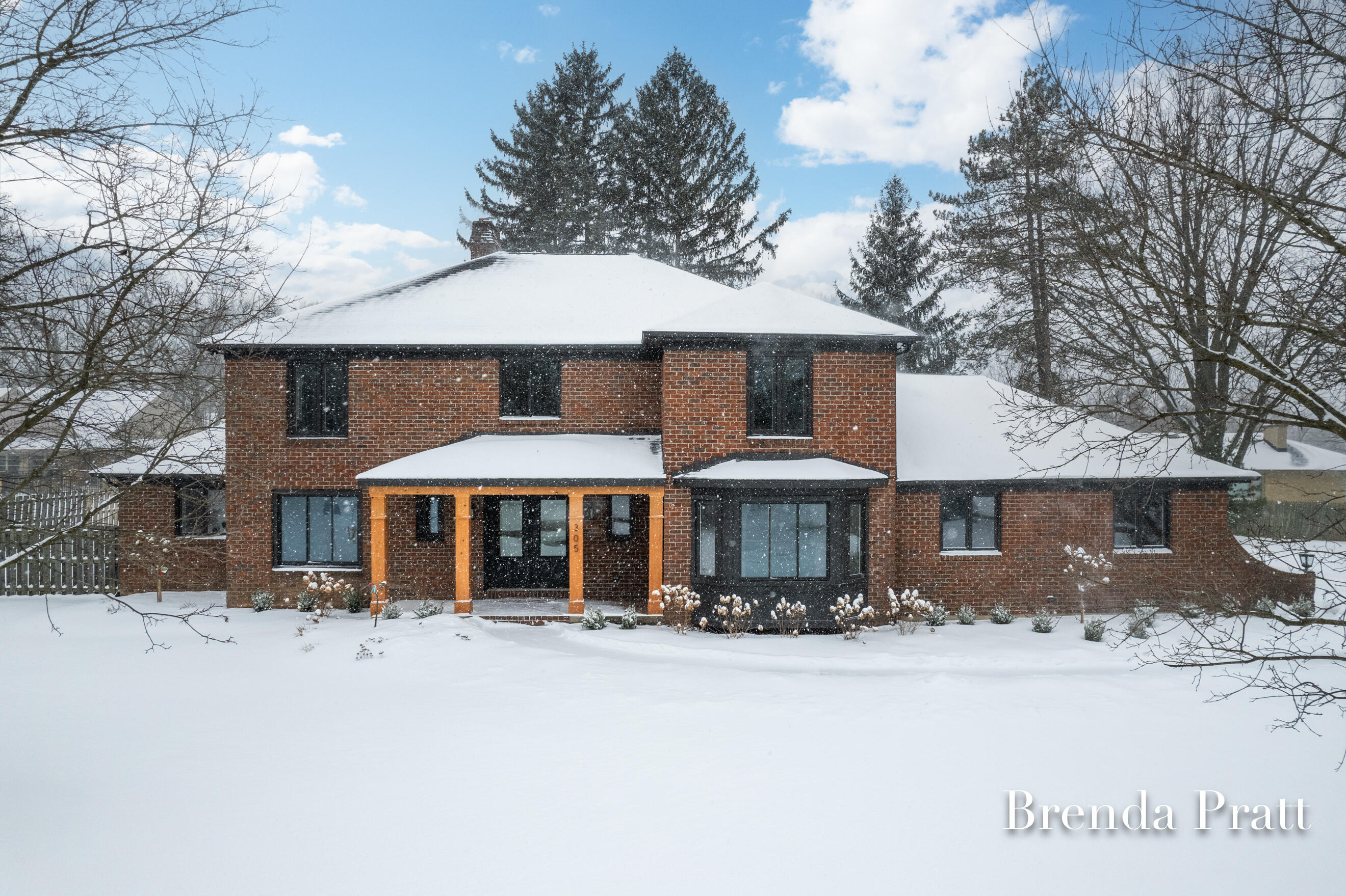 305 Arlington Drive SE