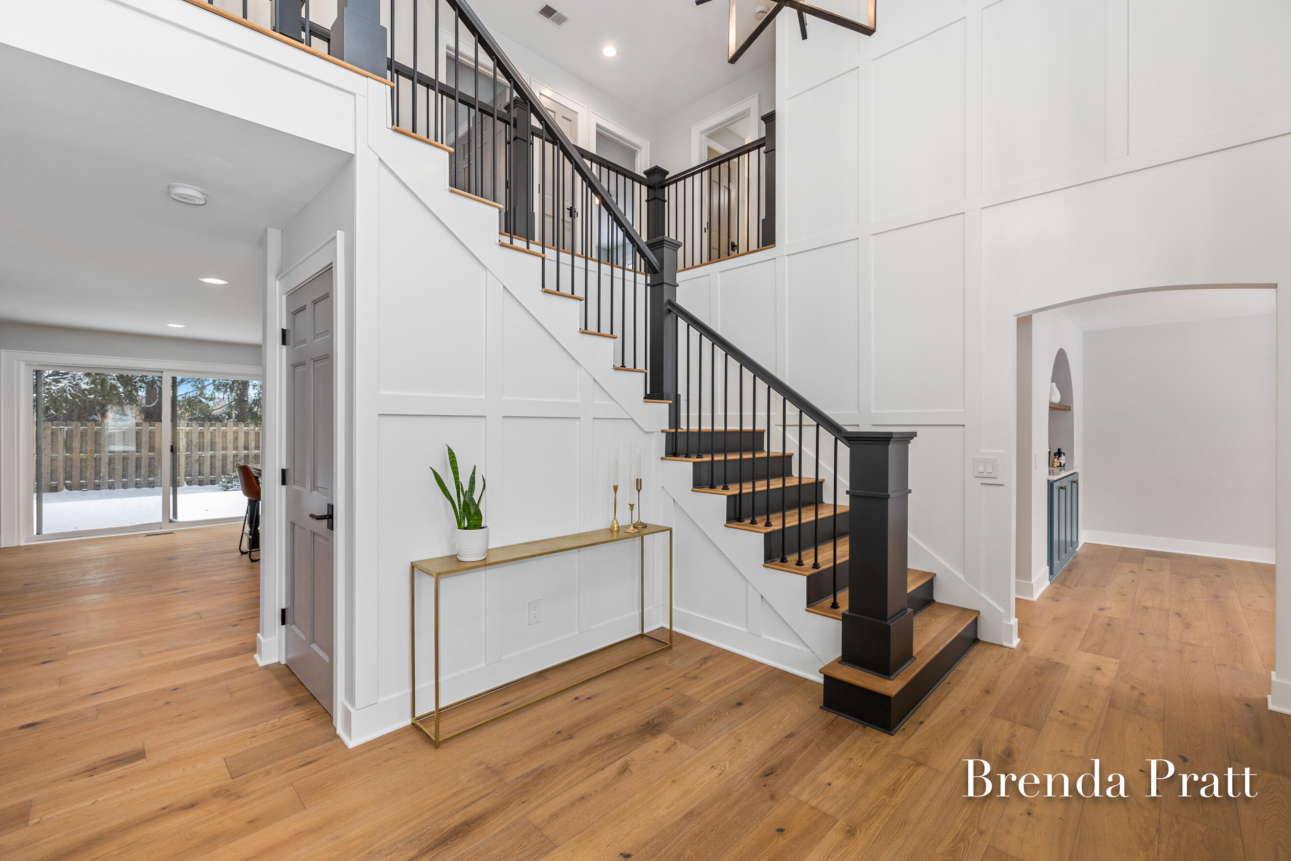 305 Arlington Drive SE