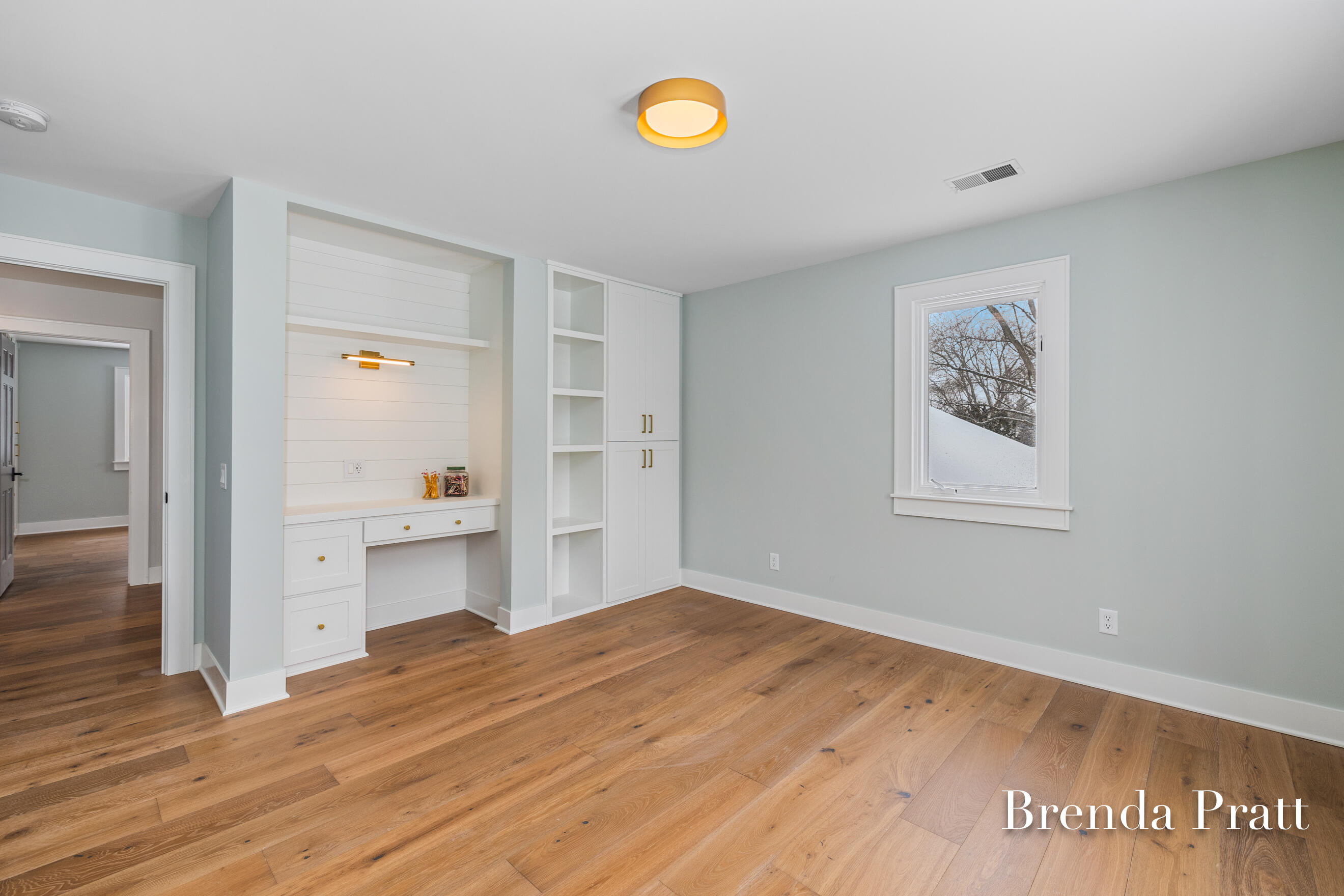 305 Arlington Drive SE