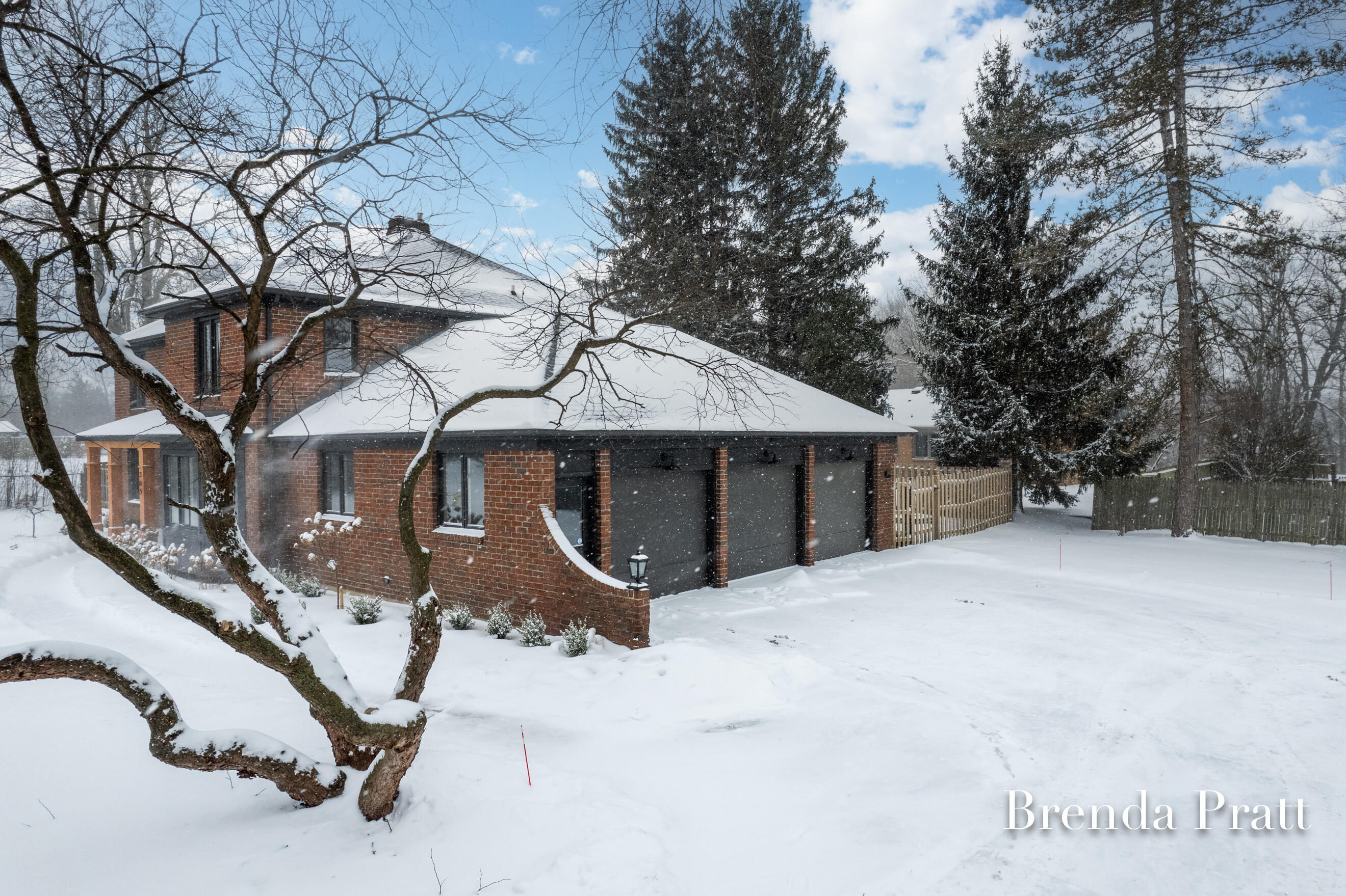 305 Arlington Drive SE