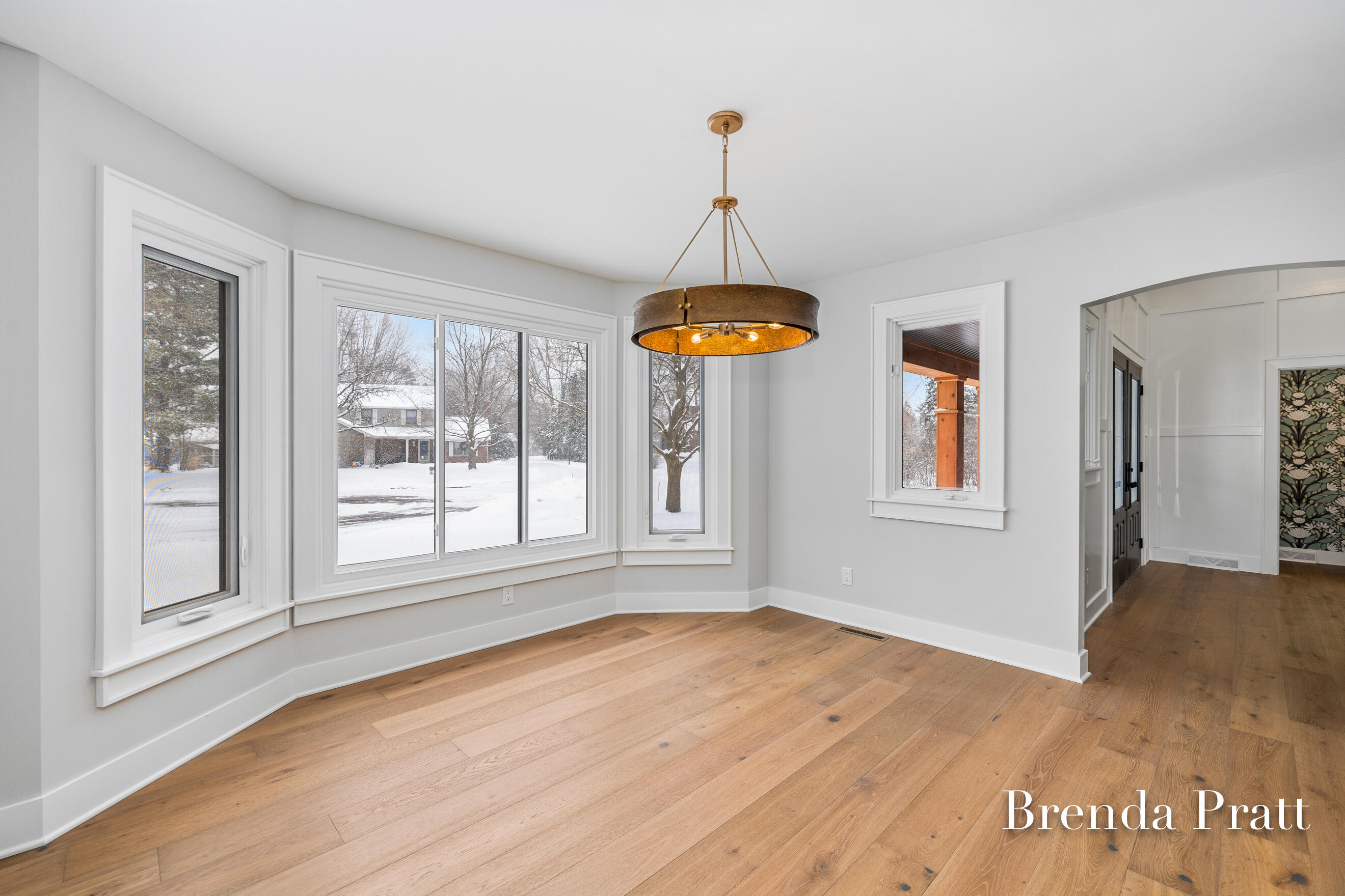 305 Arlington Drive SE