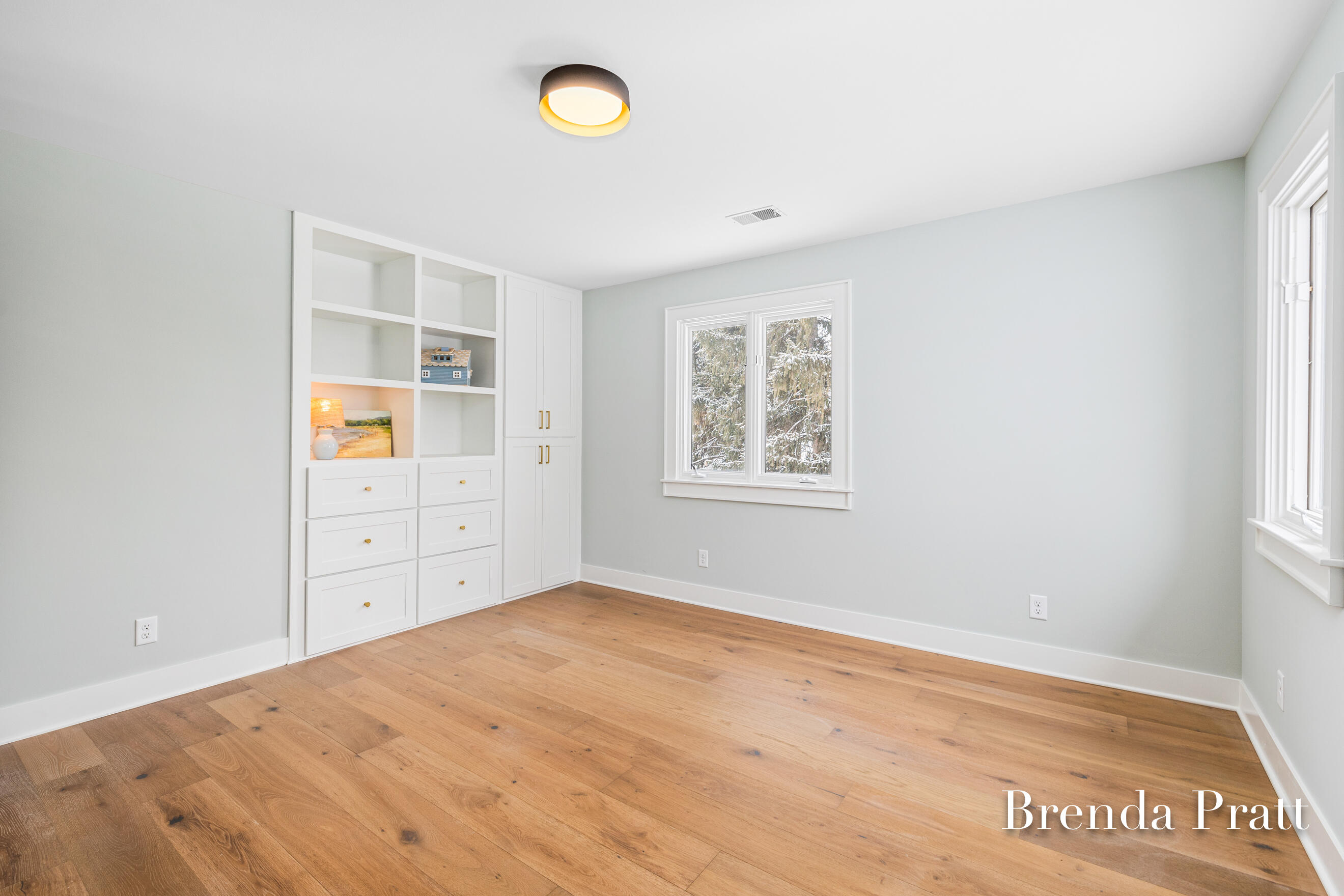 305 Arlington Drive SE