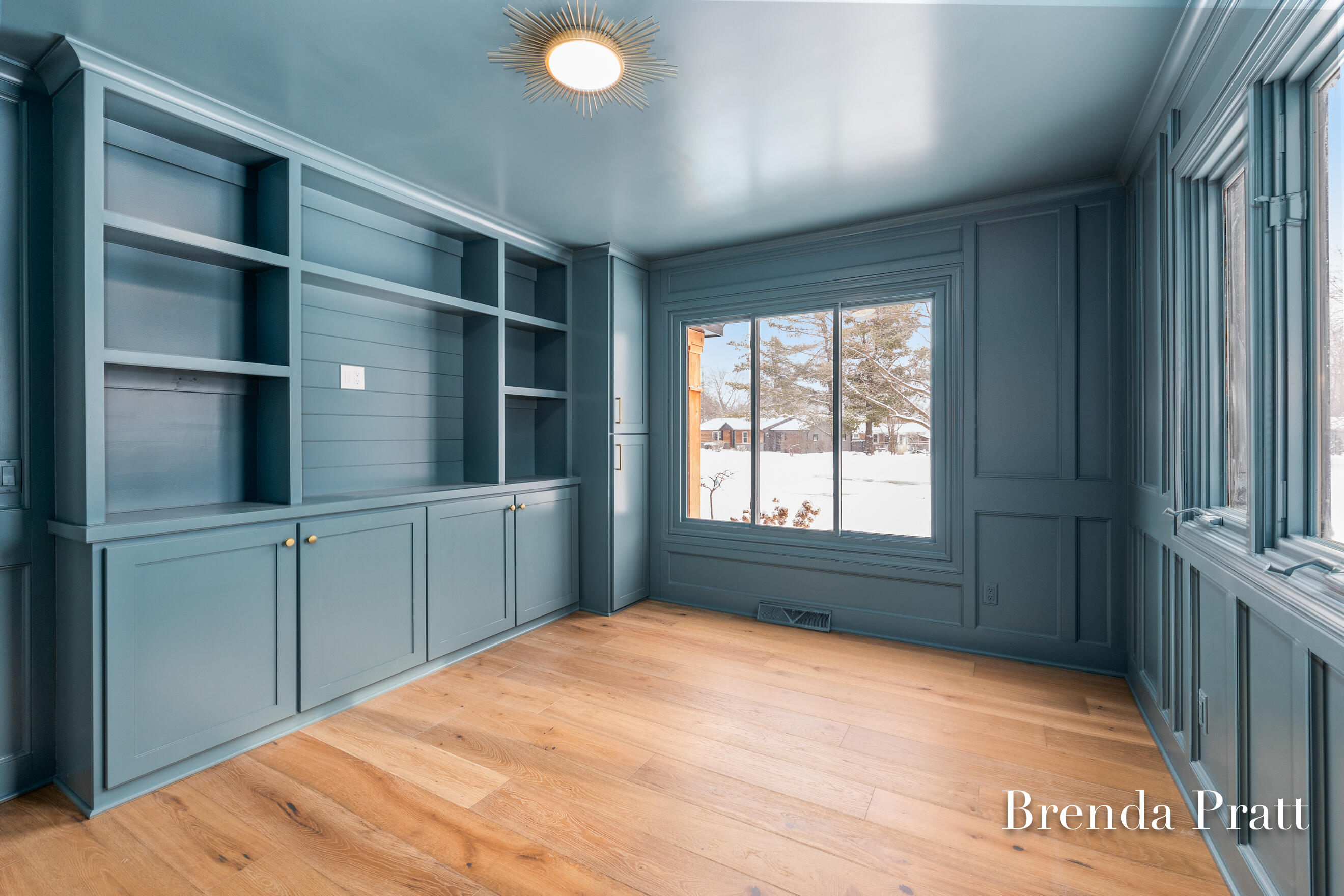 305 Arlington Drive SE