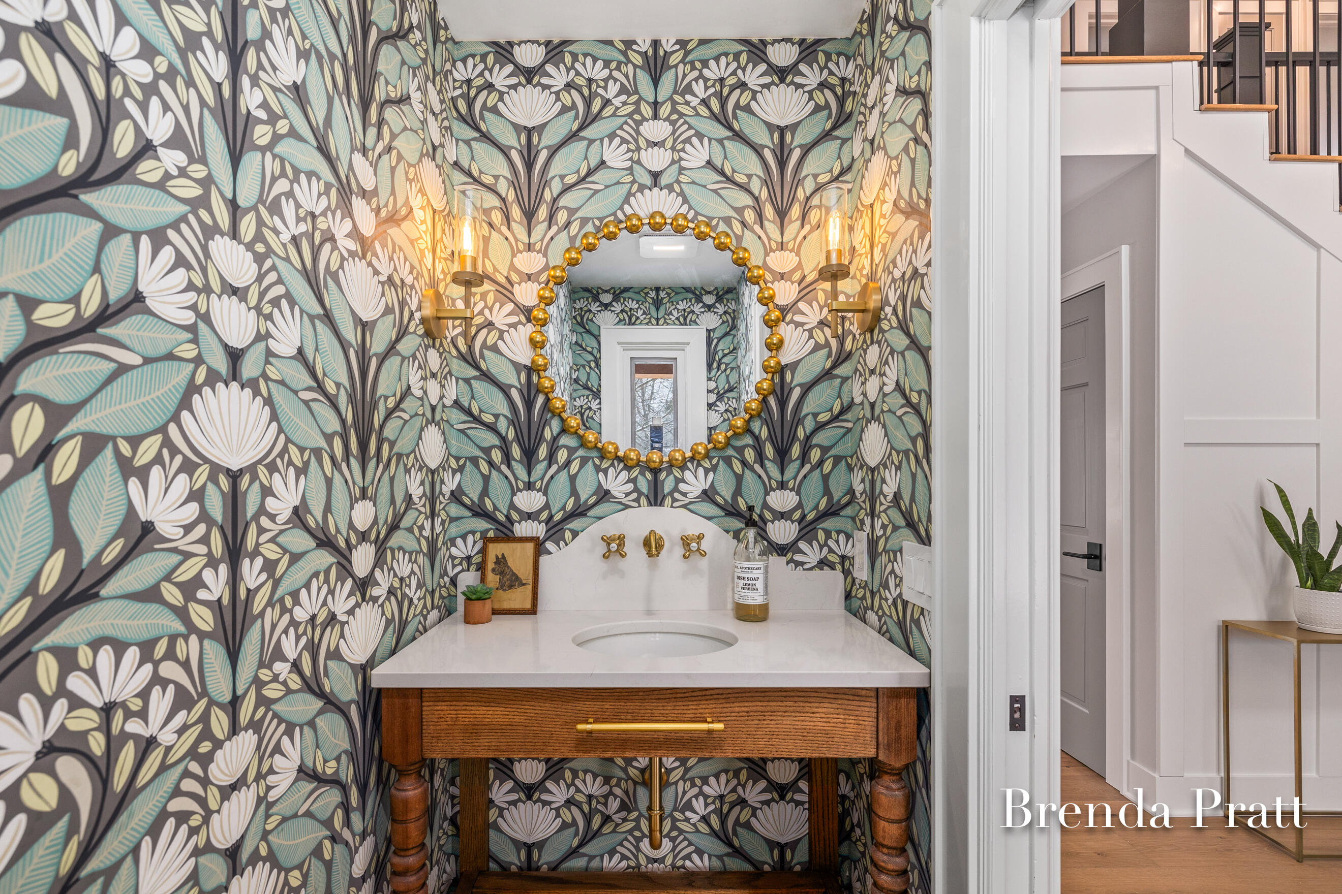 305 Arlington Drive SE