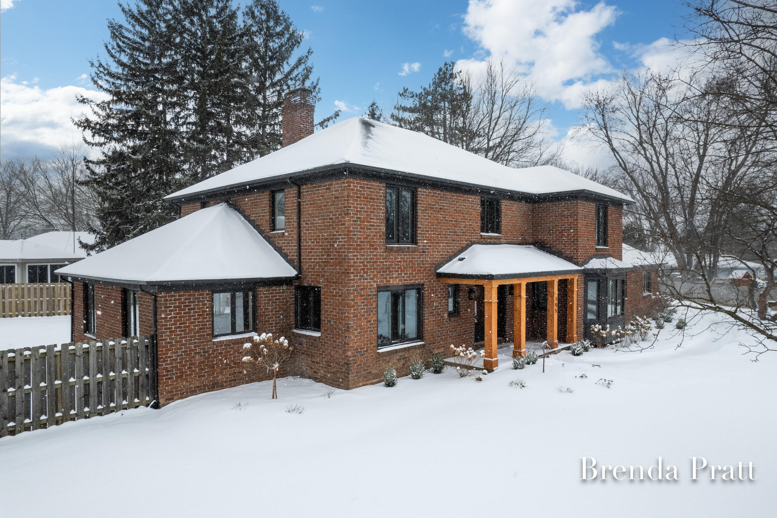 305 Arlington Drive SE