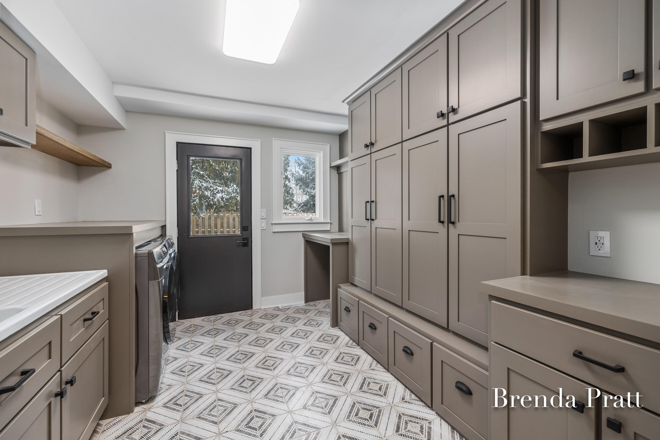 305 Arlington Drive SE