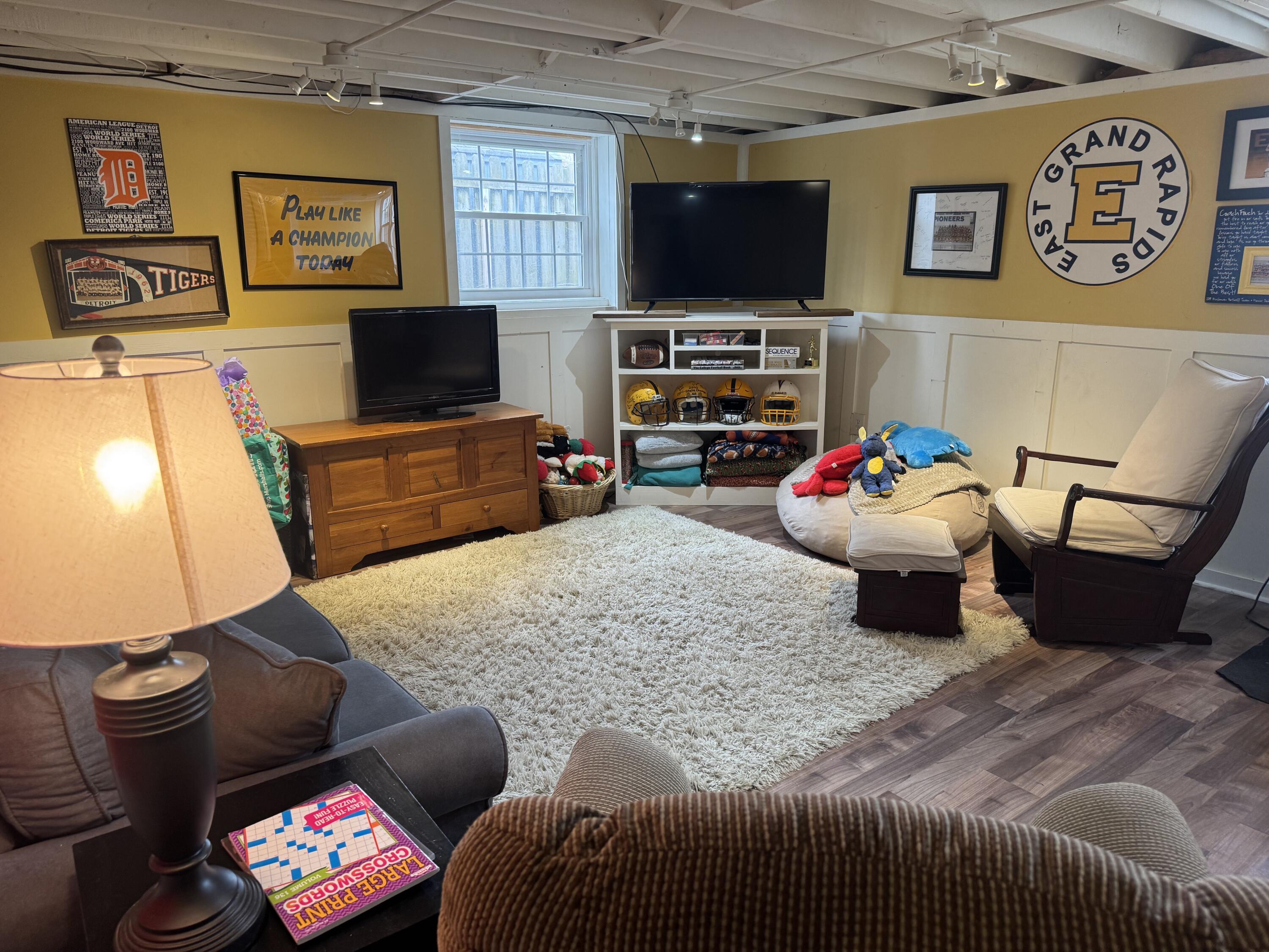 2117 Coronado Drive SE