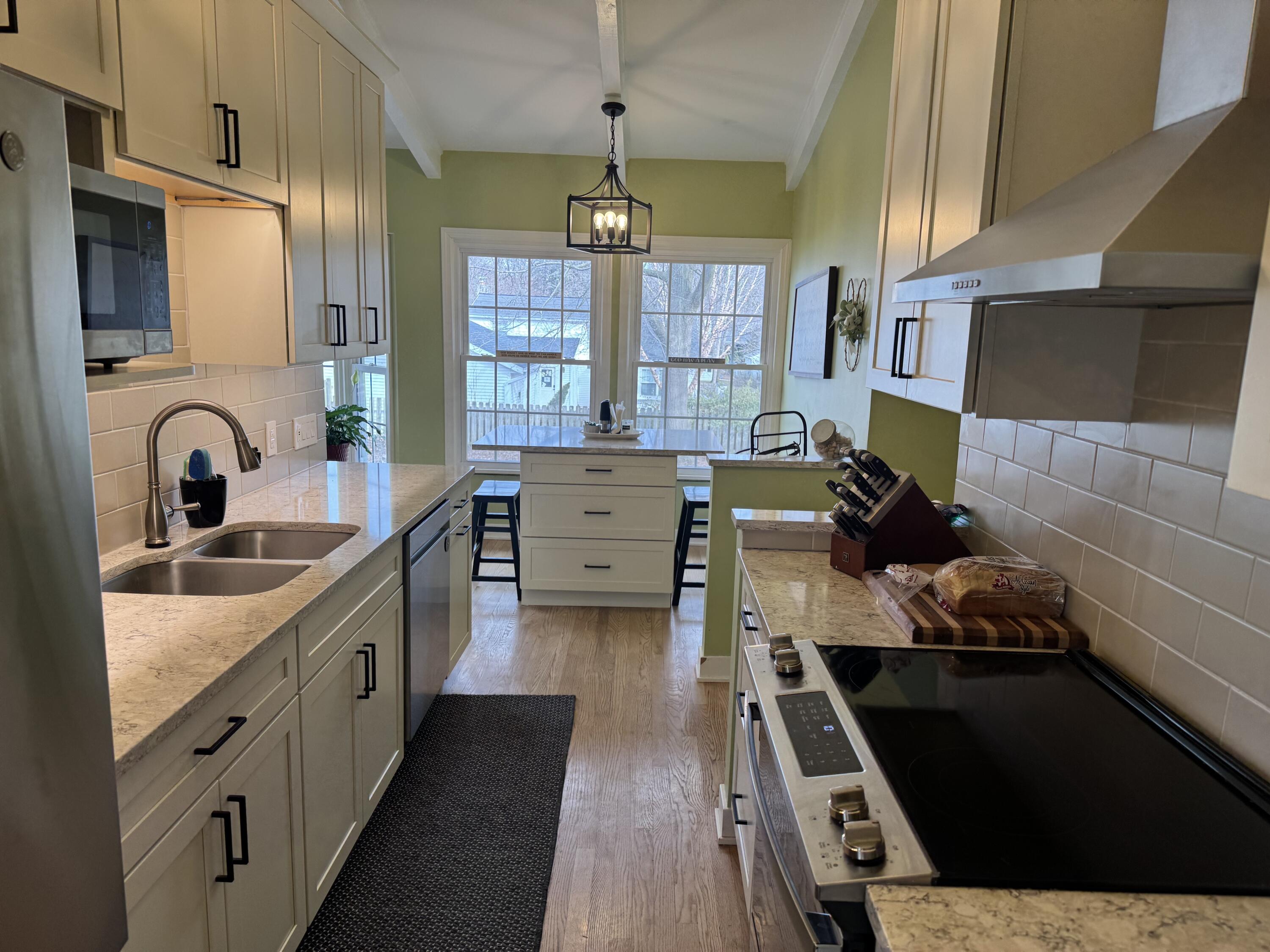 2117 Coronado Drive SE