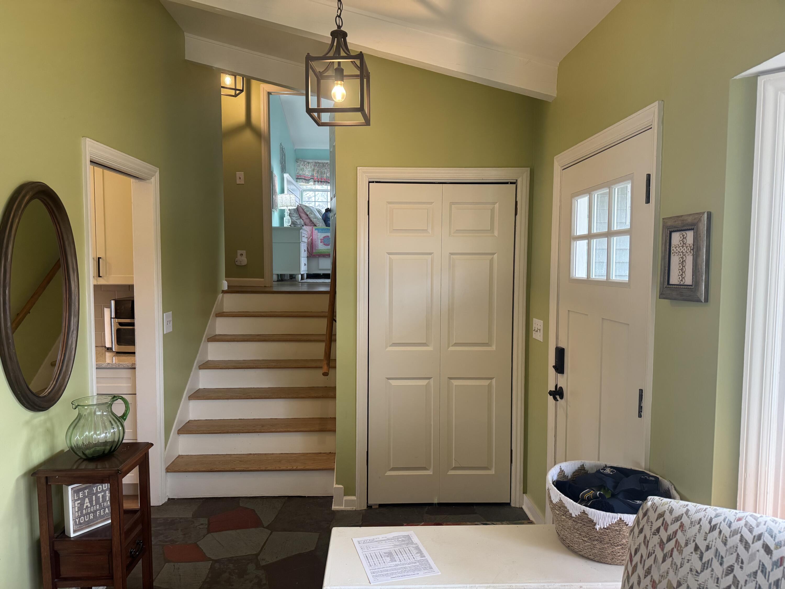 2117 Coronado Drive SE