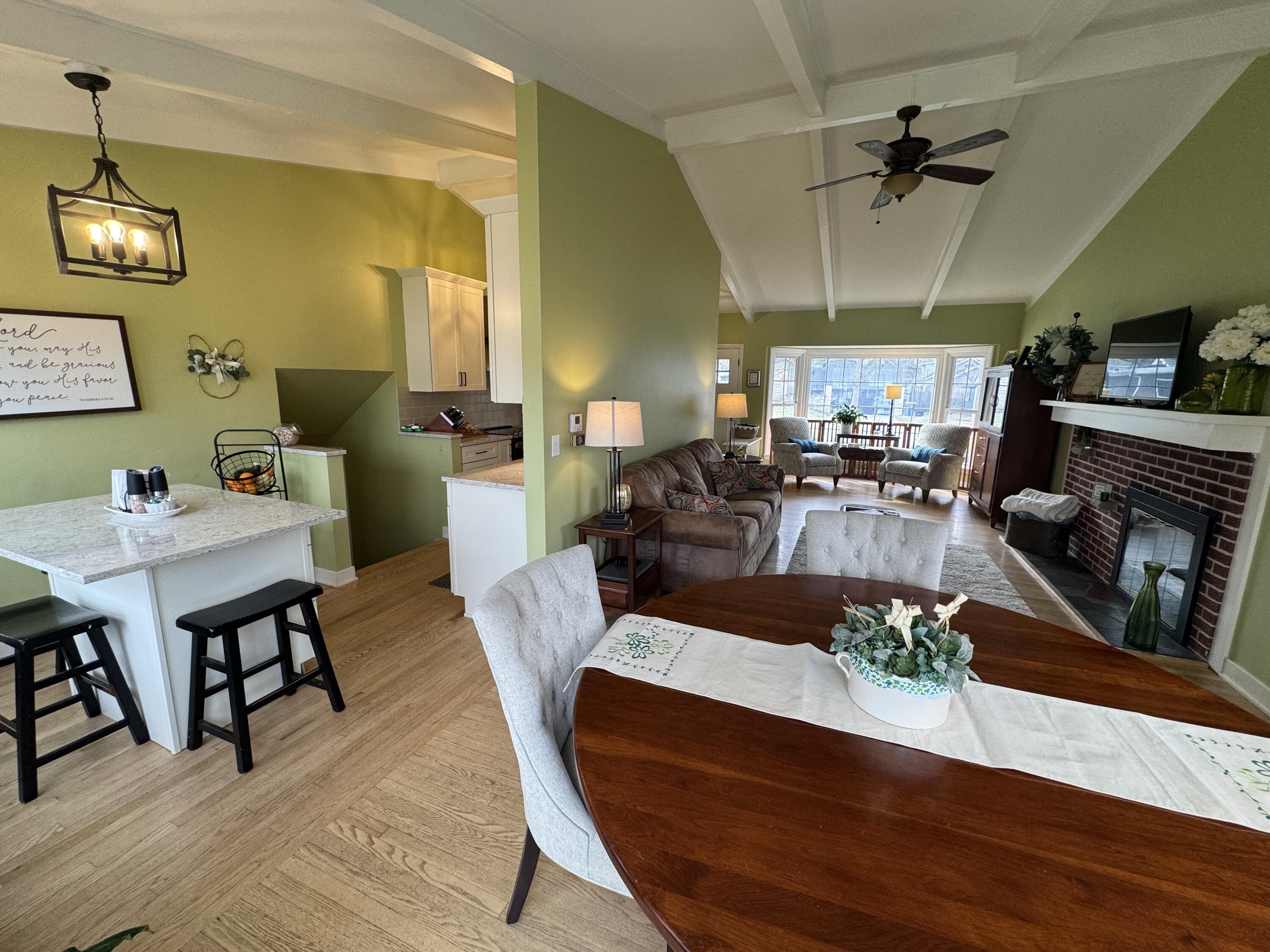 2117 Coronado Drive SE