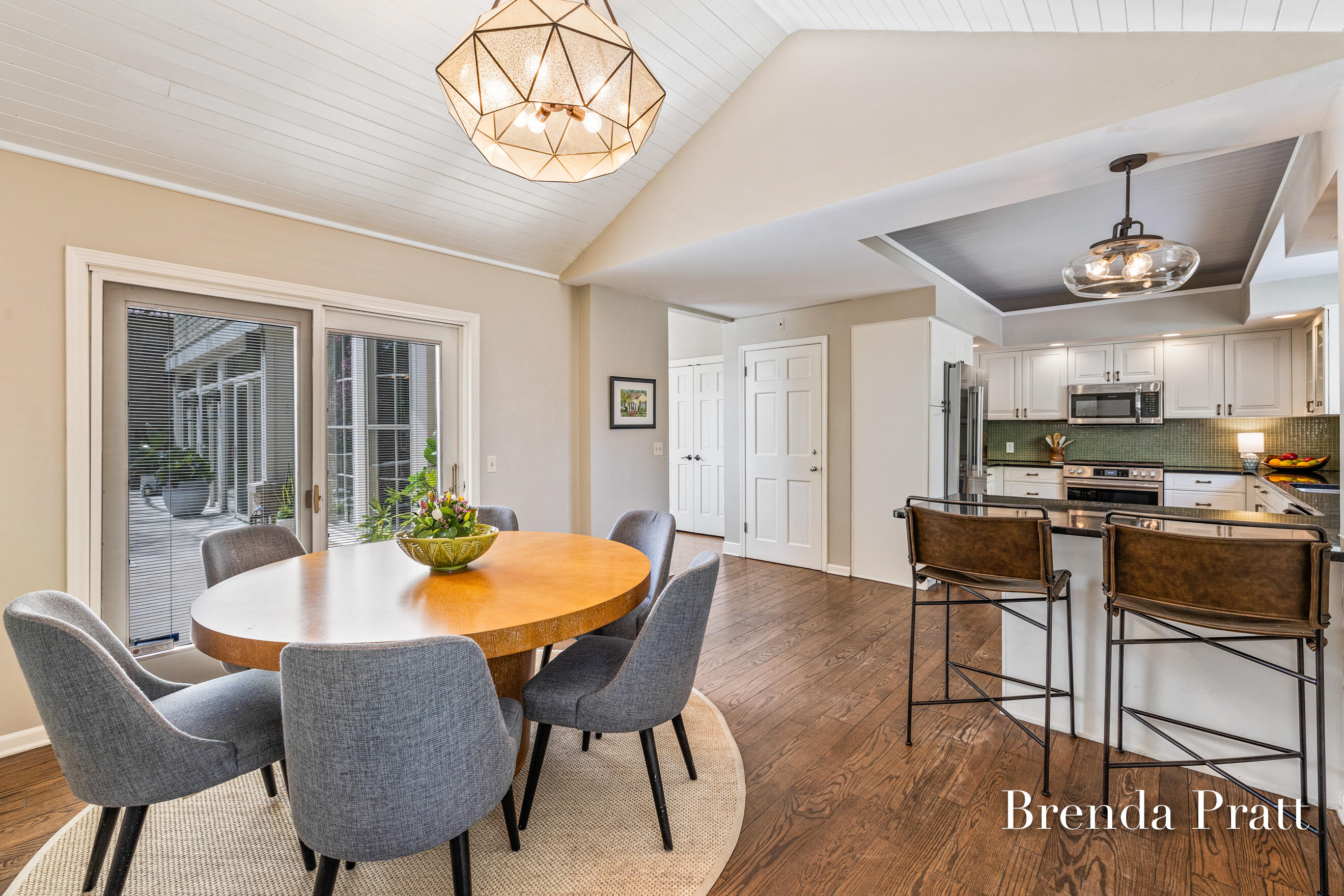 400 Cambridge Boulevard SE