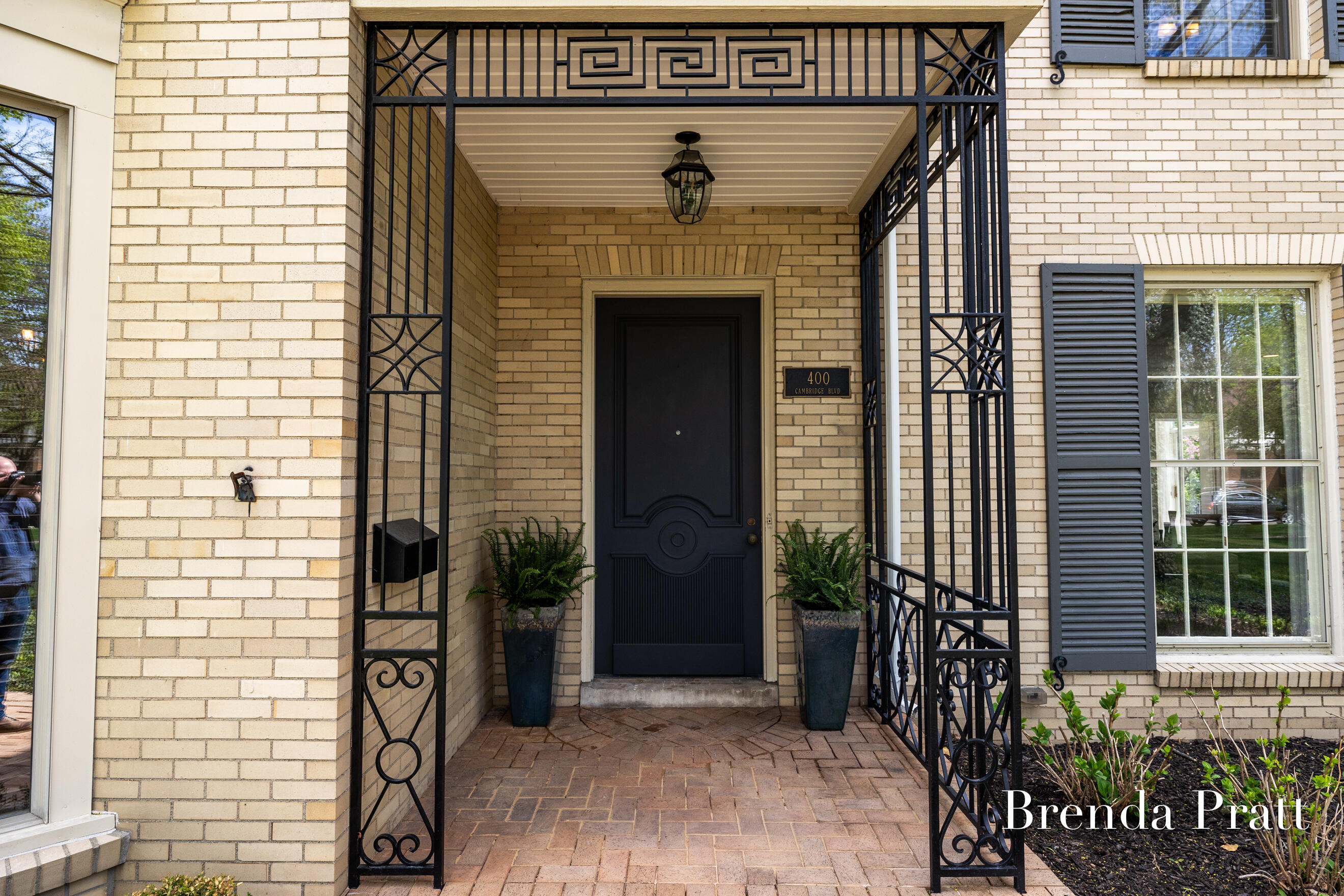 400 Cambridge Boulevard SE