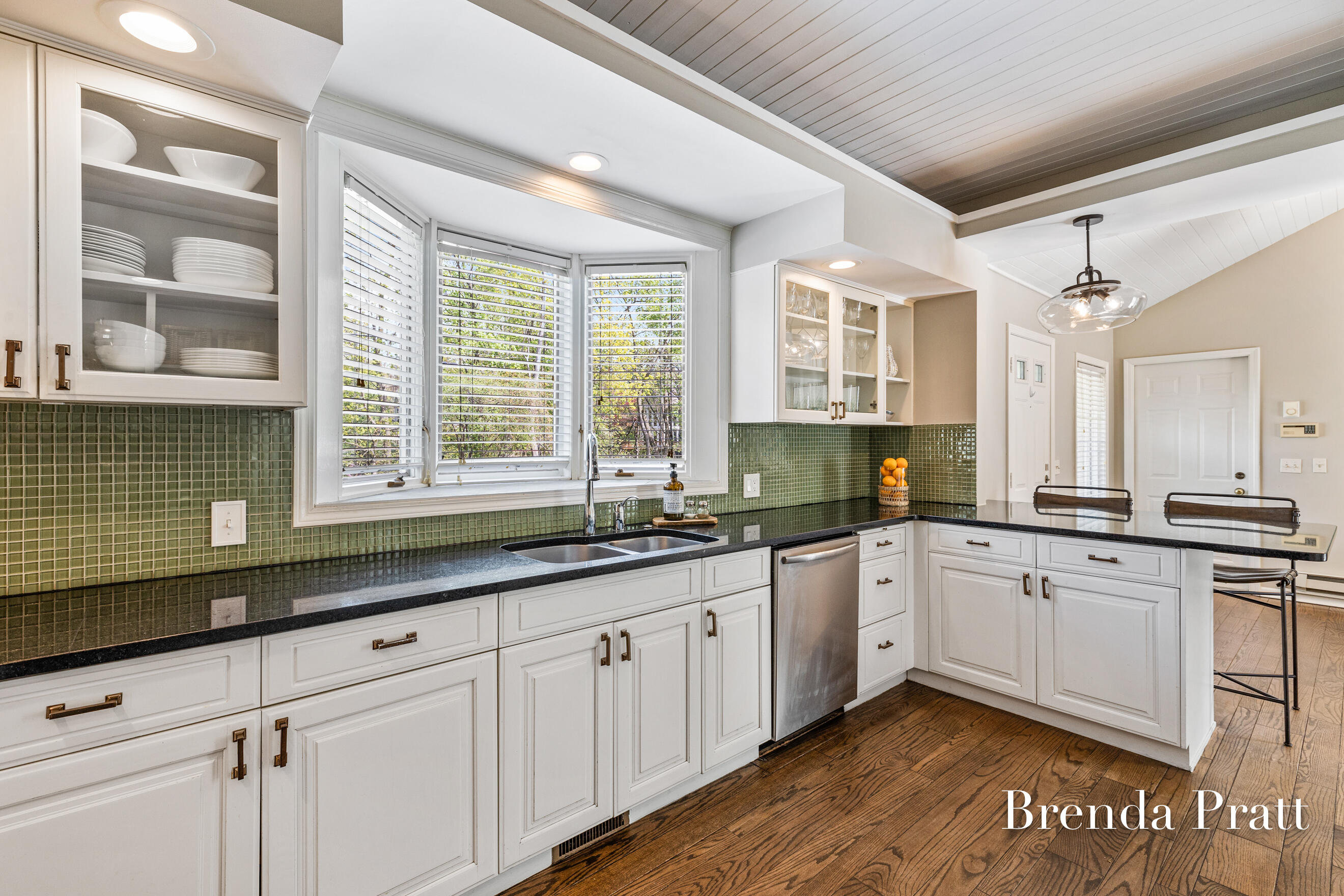 400 Cambridge Boulevard SE