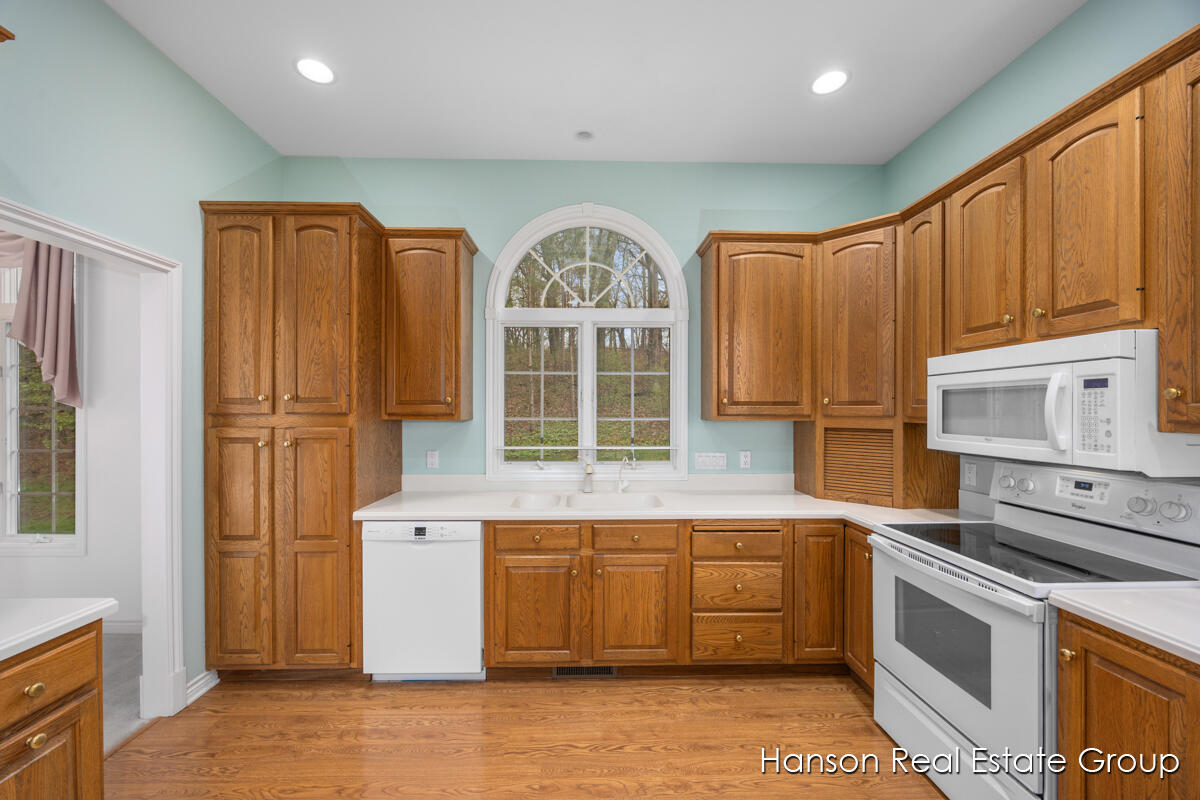 9200 Bailey Drive NE