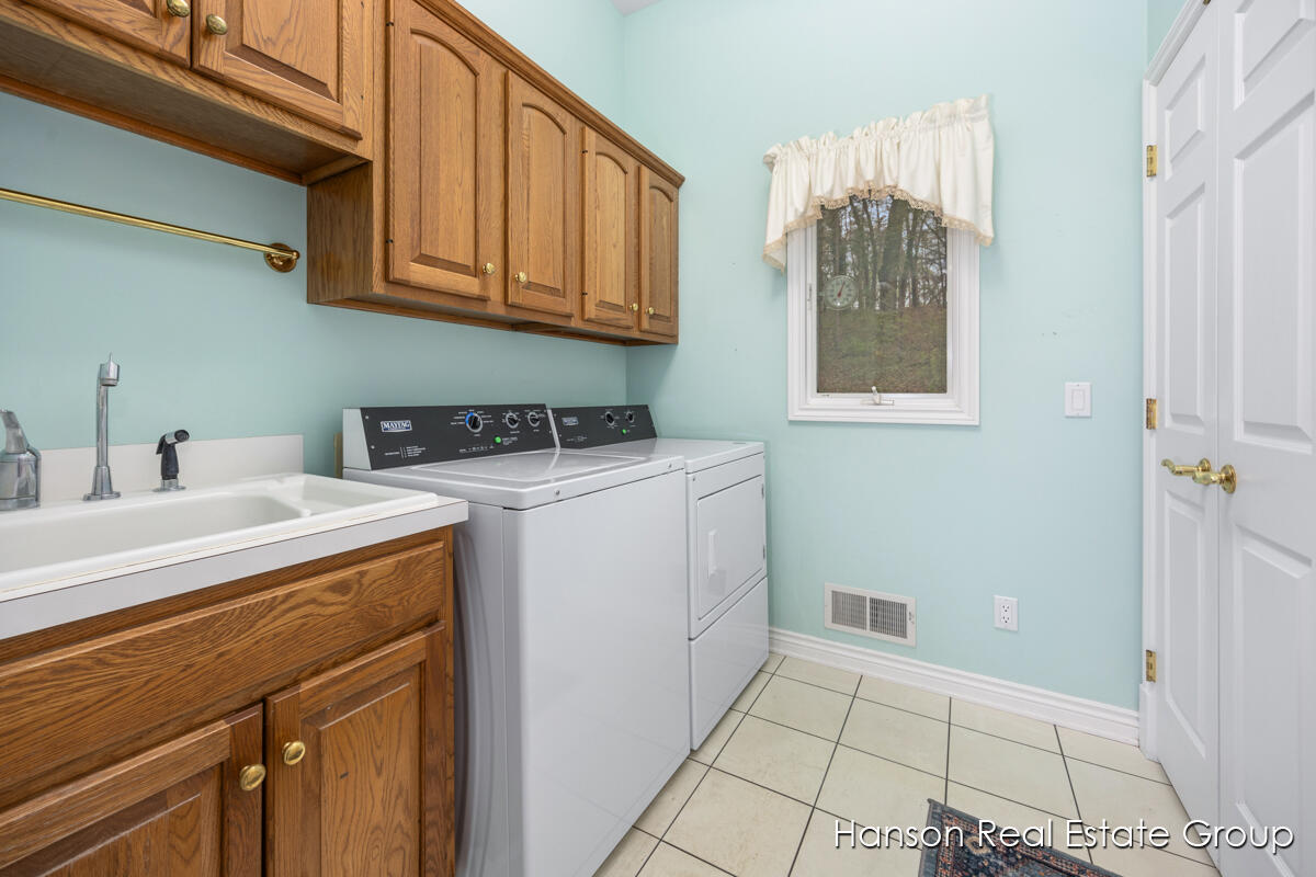 9200 Bailey Drive NE