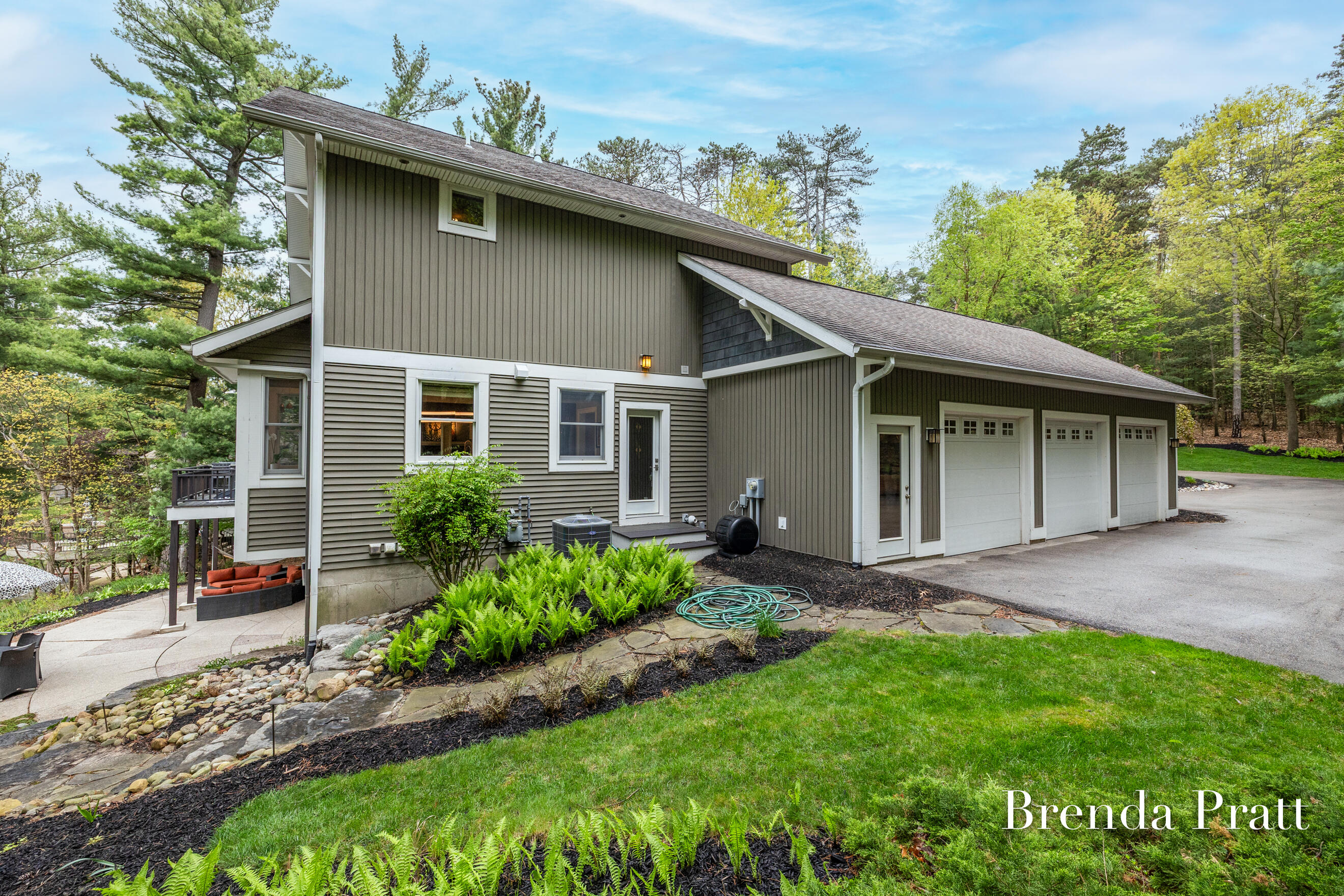 2100 Timber Point Drive SE