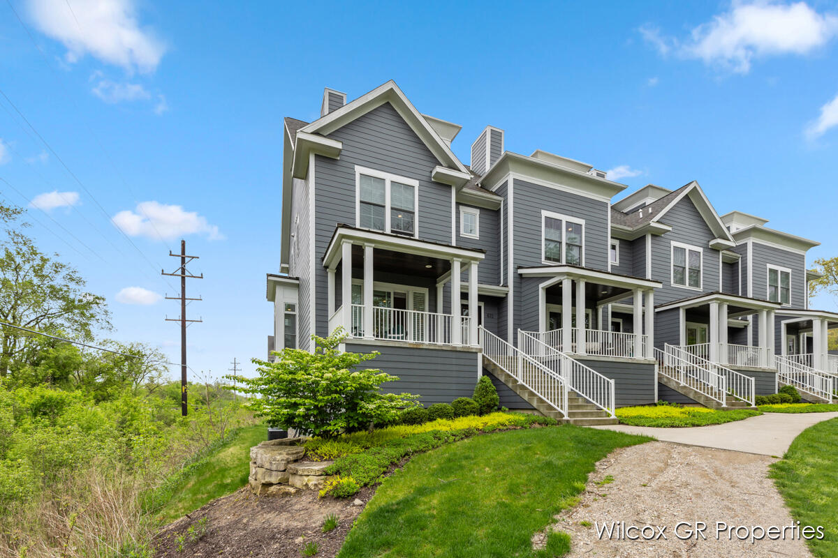 631 Greenslate Drive SE